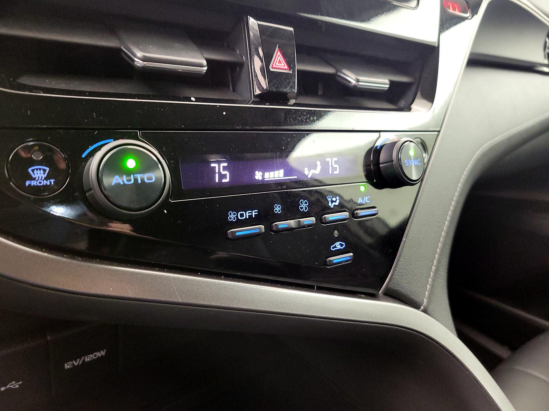 Thumbnail: 2022 Toyota Camry - 16