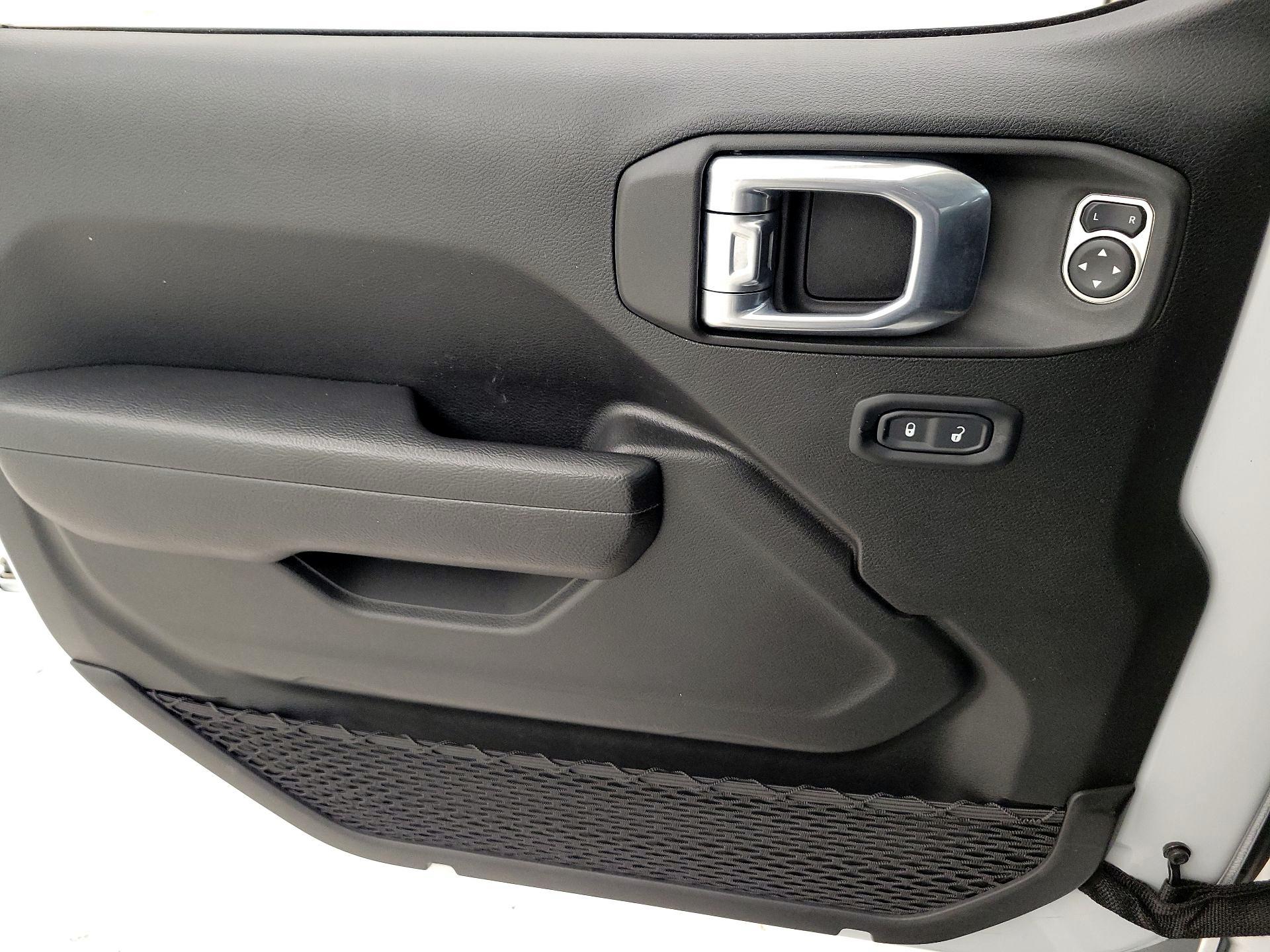 Thumbnail: 2022 Jeep Gladiator - 12