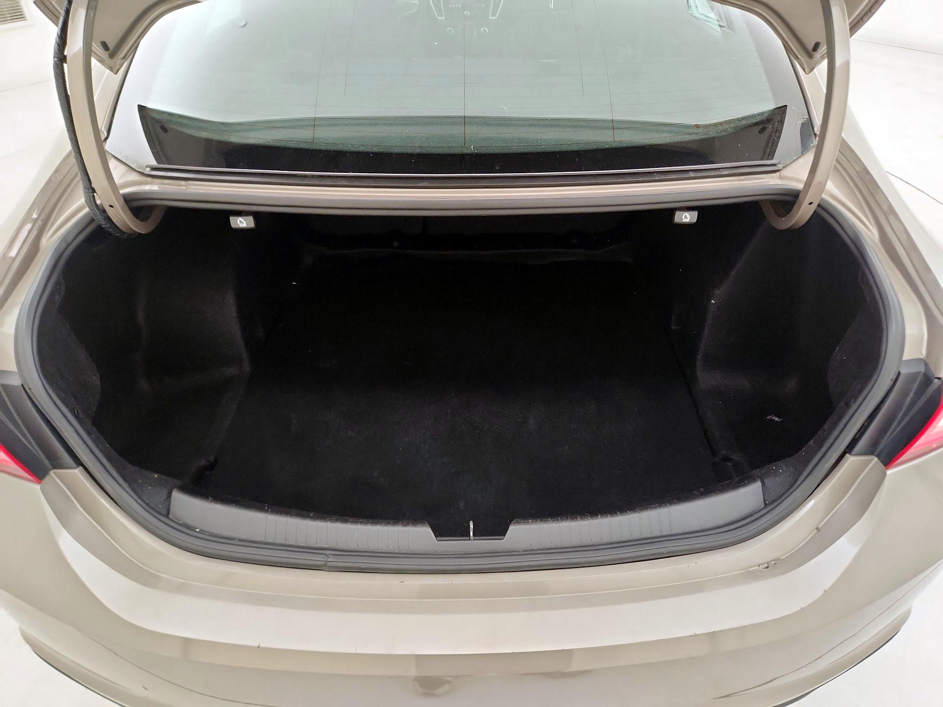 Thumbnail: 2023 Chevrolet Malibu - 20