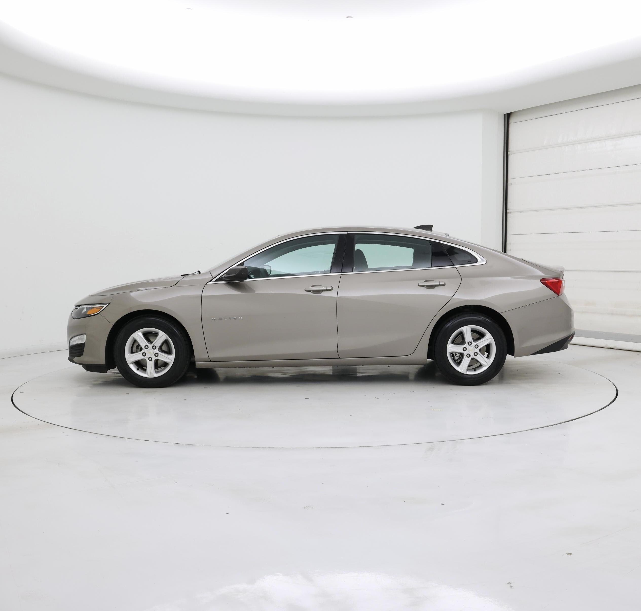 Thumbnail: 2023 Chevrolet Malibu - 3