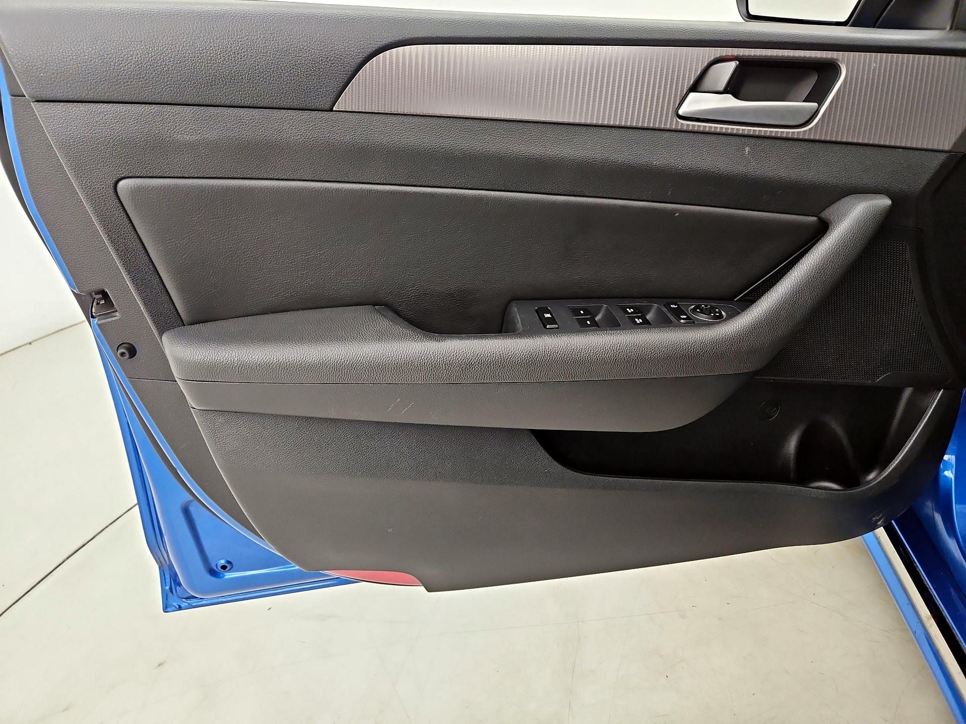 Thumbnail: 2018 Hyundai Sonata - 12