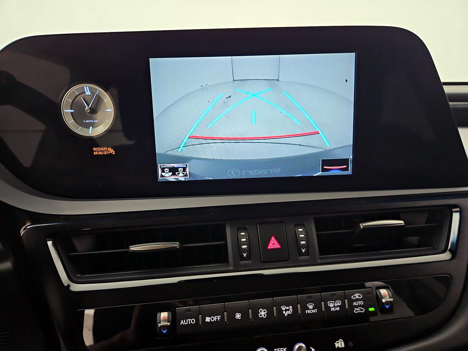 Thumbnail: 2022 Lexus ES - 14