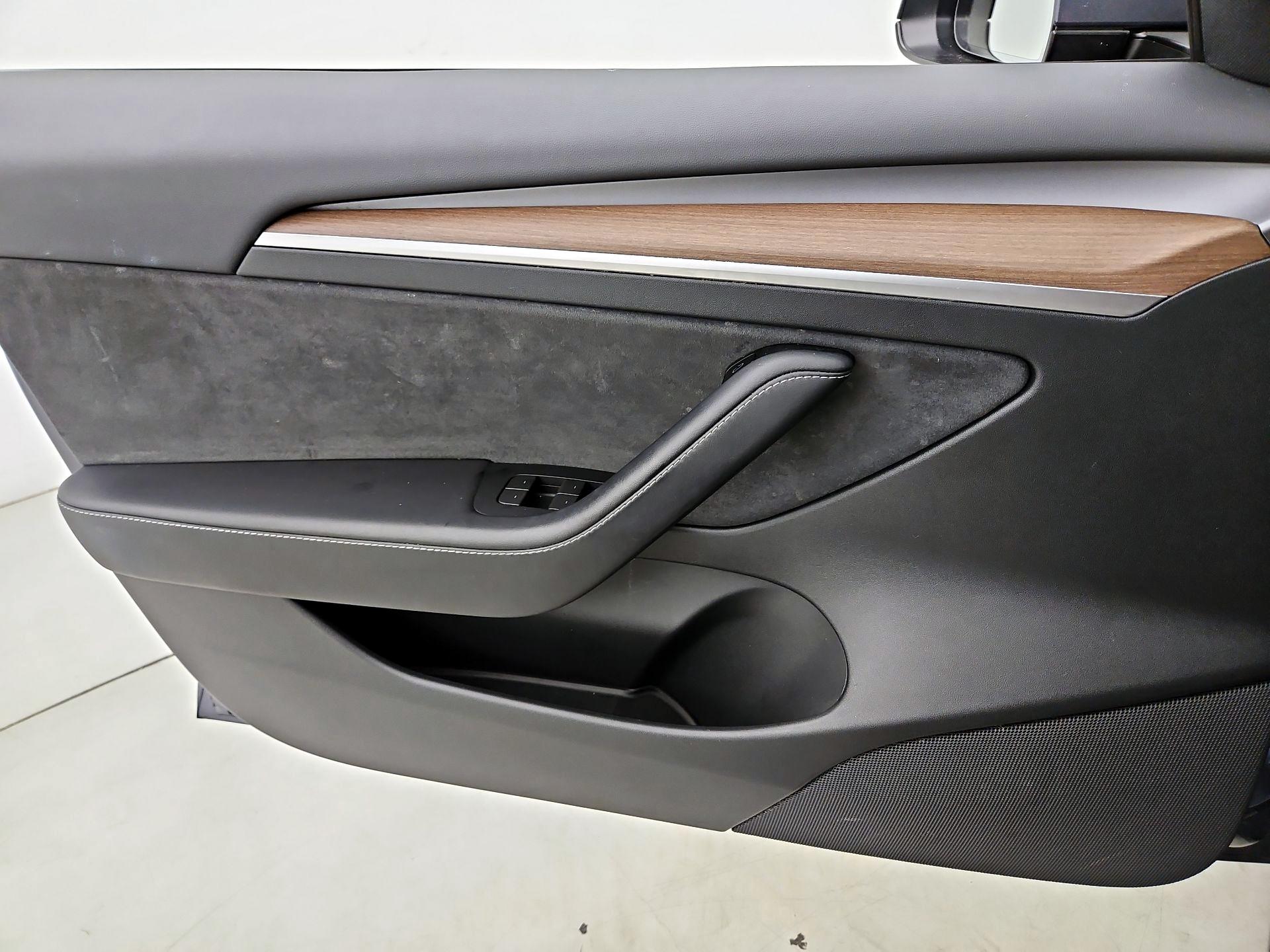 Thumbnail: 2023 Tesla Model 3 - 12