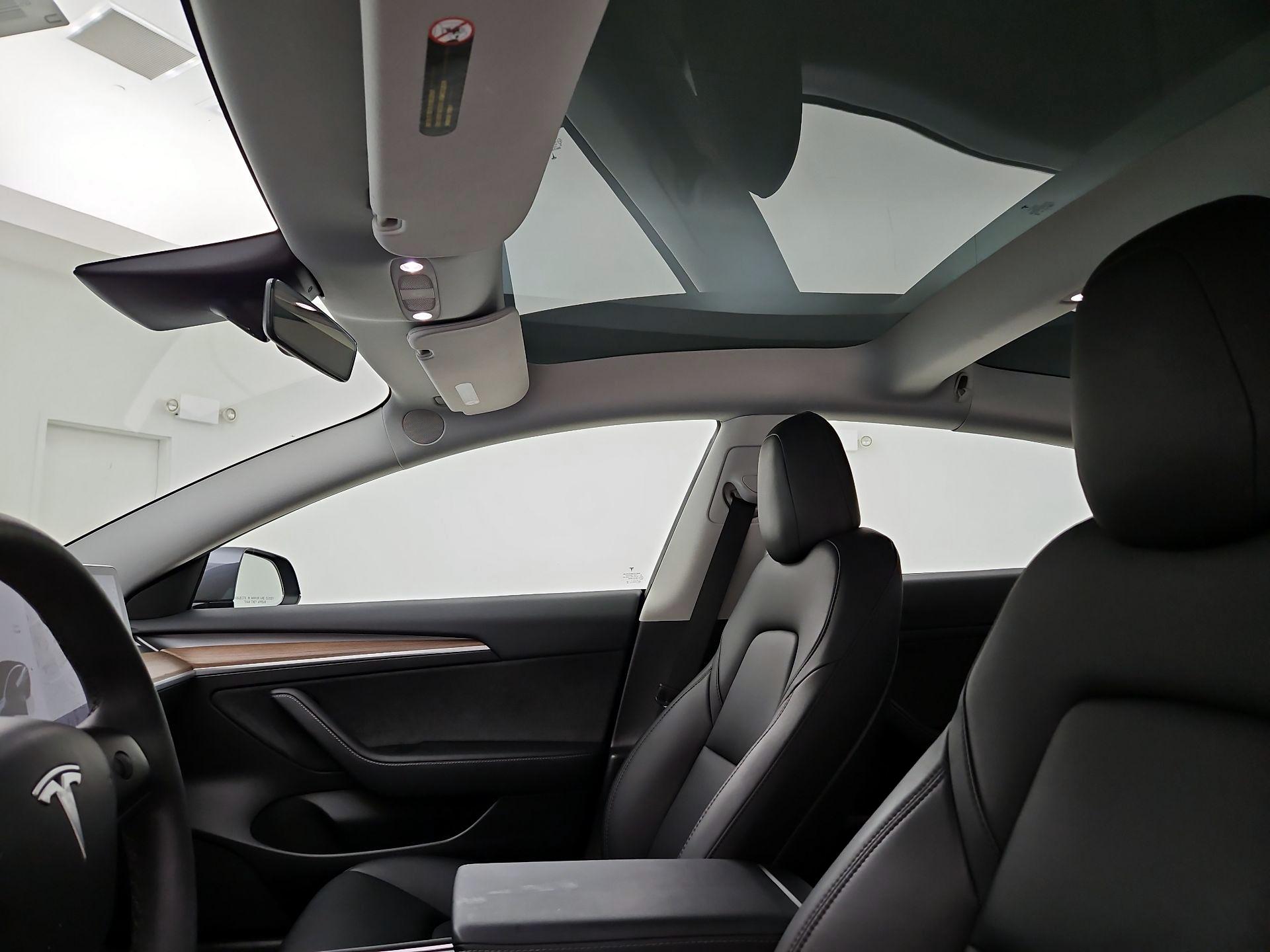 Thumbnail: 2023 Tesla Model 3 - 19