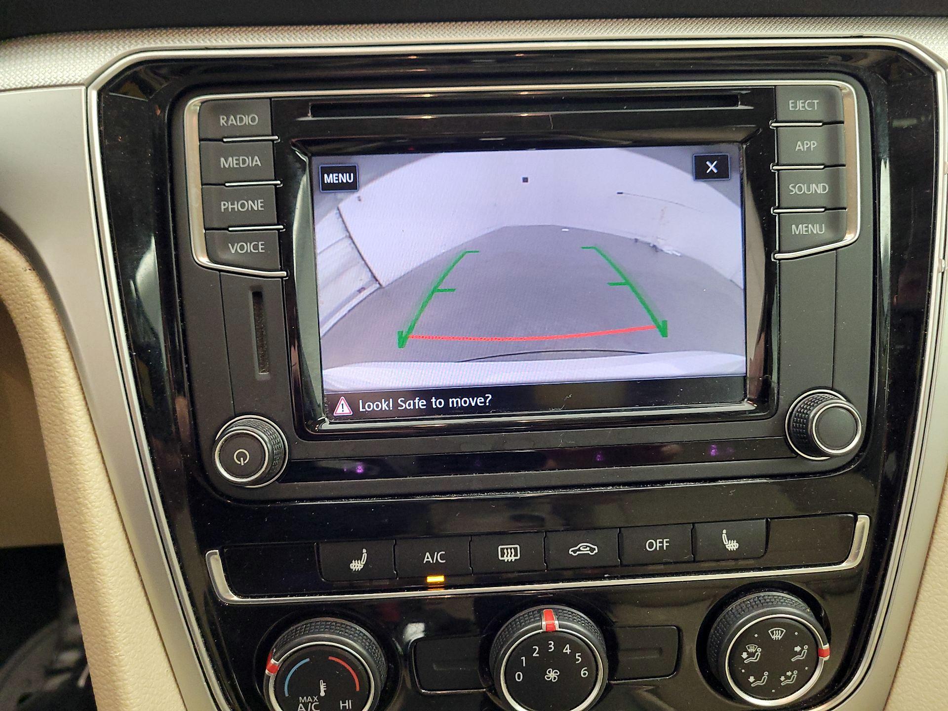 Thumbnail: 2019 Volkswagen Passat - 14