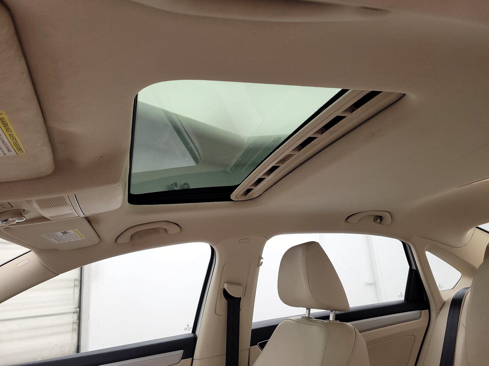 Sunroof(s) & Overhead Airbags