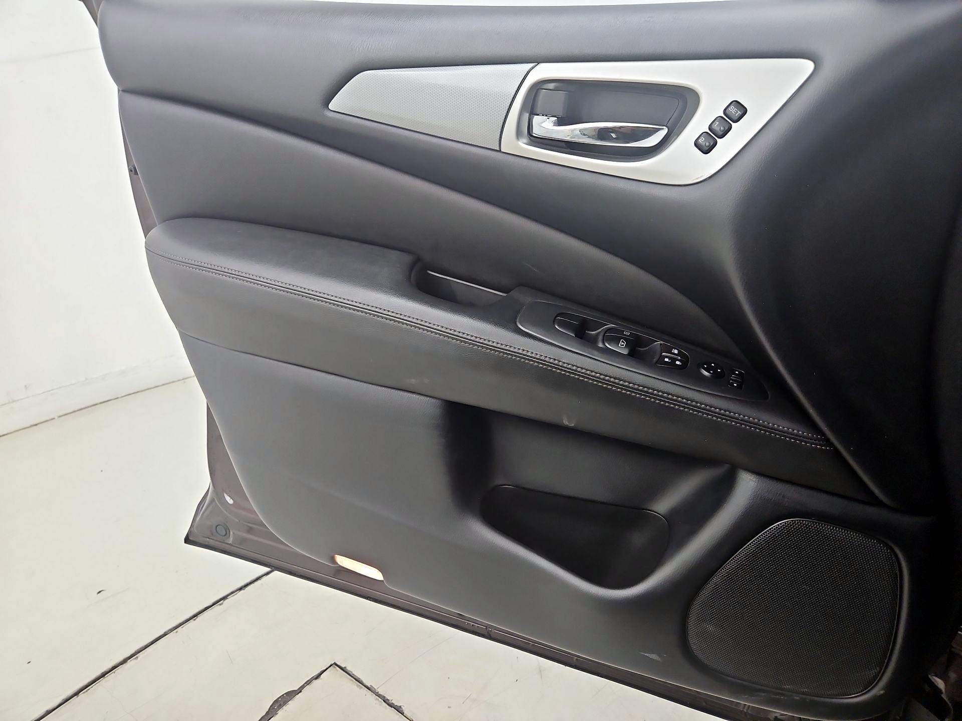 Thumbnail: 2019 Nissan Pathfinder - 12