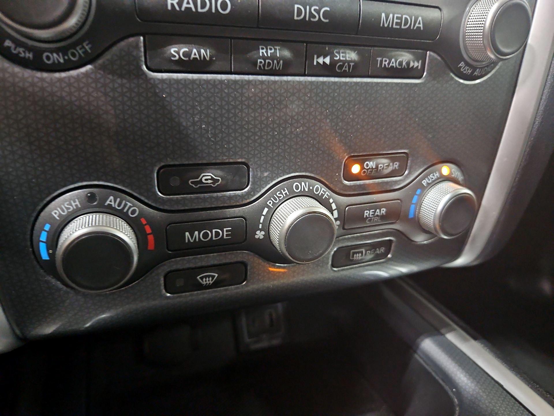 Thumbnail: 2019 Nissan Pathfinder - 17