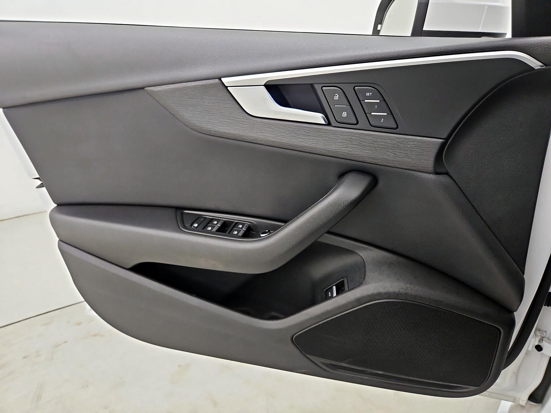 Thumbnail: 2017 Audi A4 - 12