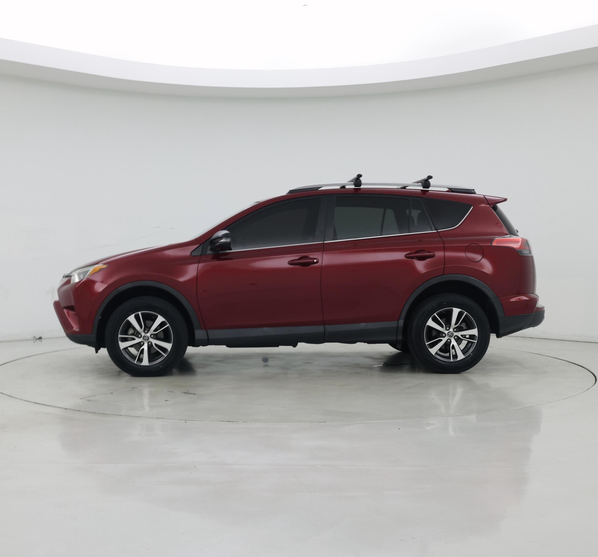 Thumbnail: 2018 Toyota RAV4 - 3