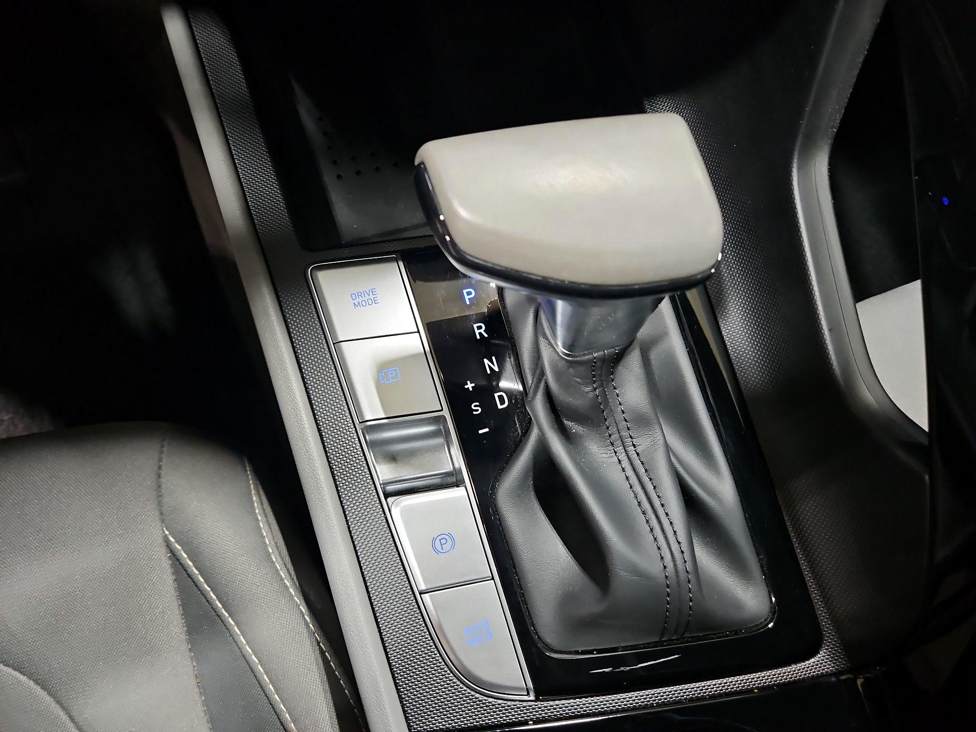 Thumbnail: 2023 Hyundai Elantra - 17