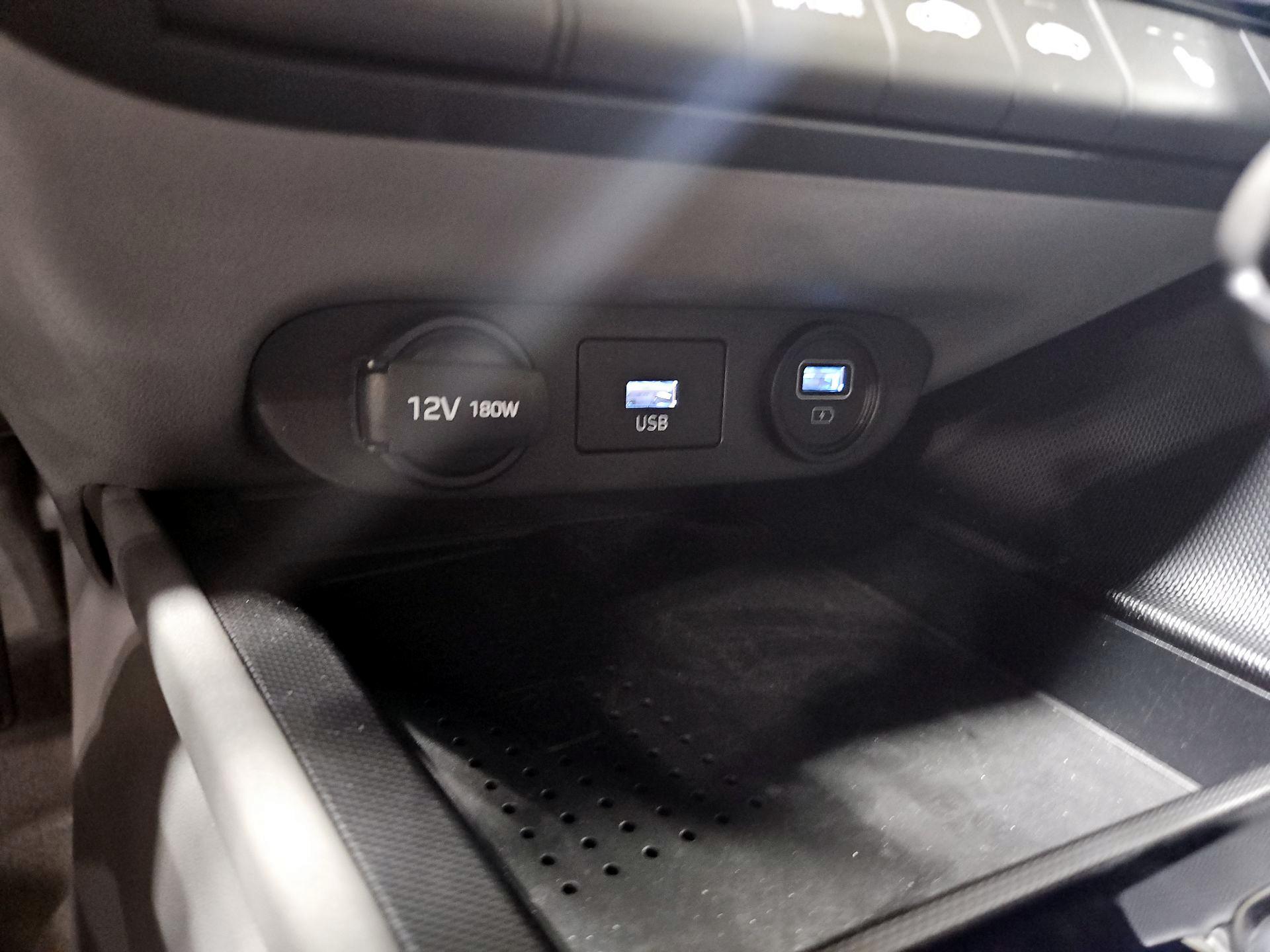 Thumbnail: 2023 Hyundai Elantra - 18