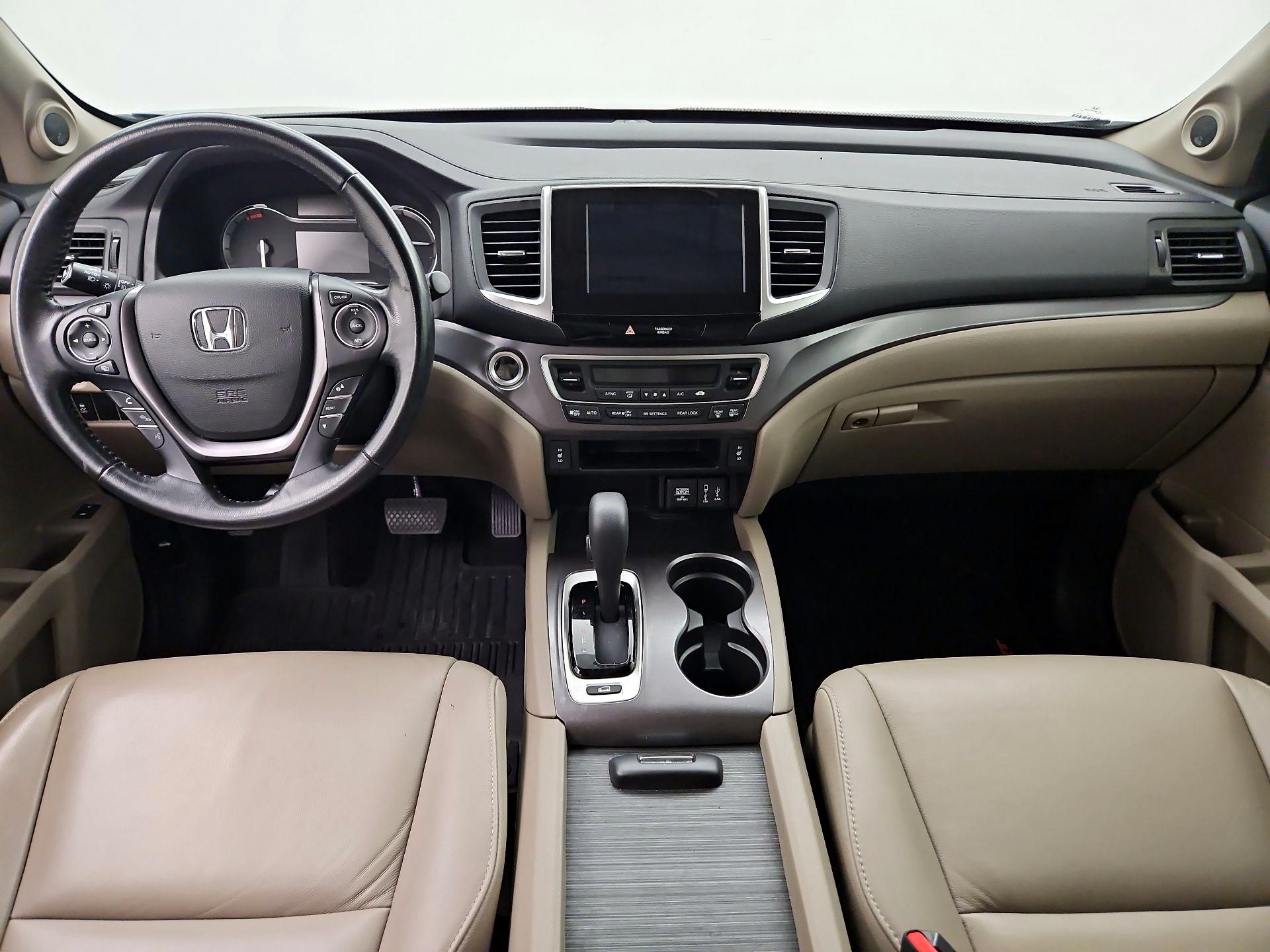 Thumbnail: 2017 Honda Pilot - 9