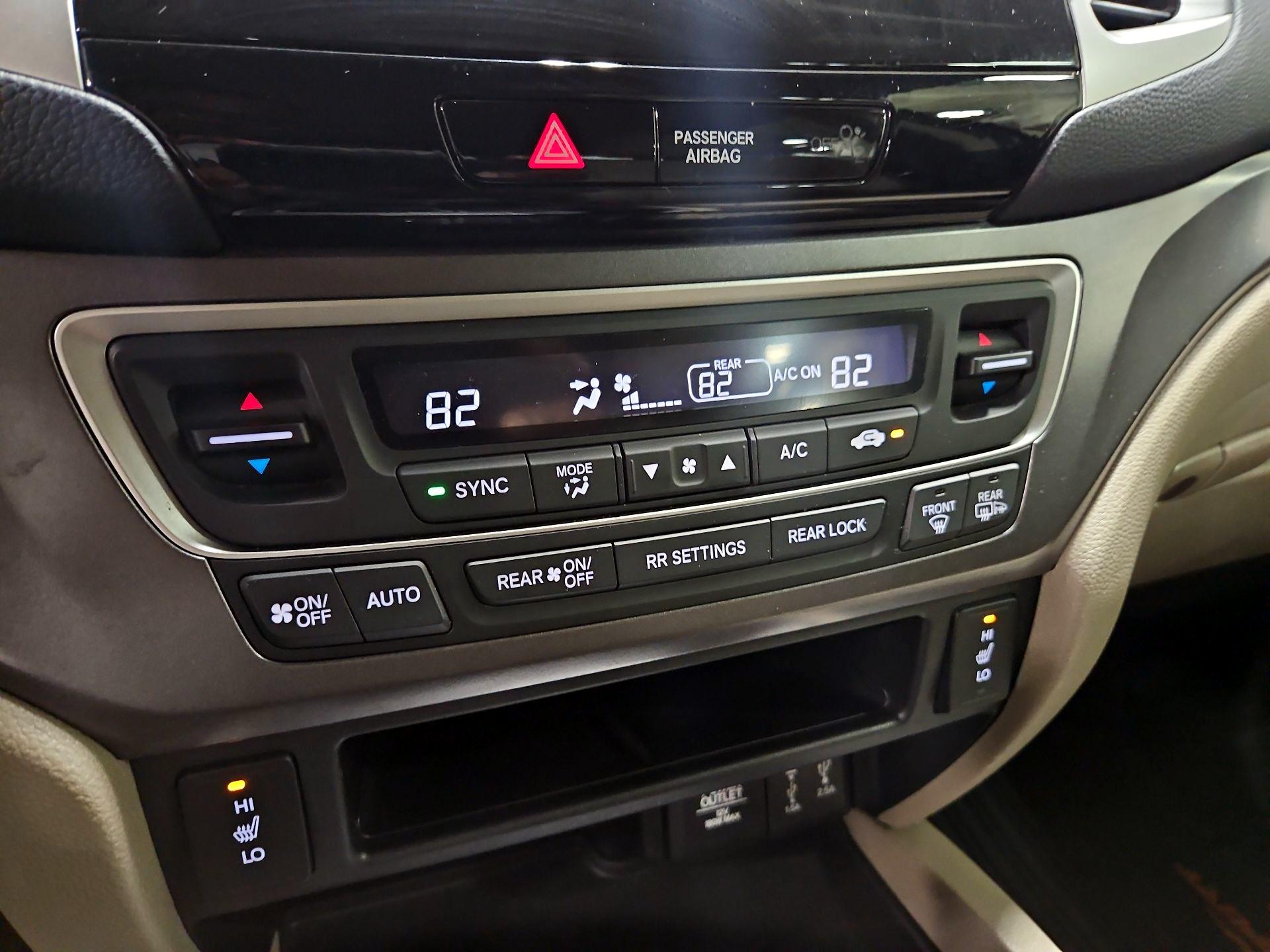 Thumbnail: 2017 Honda Pilot - 15