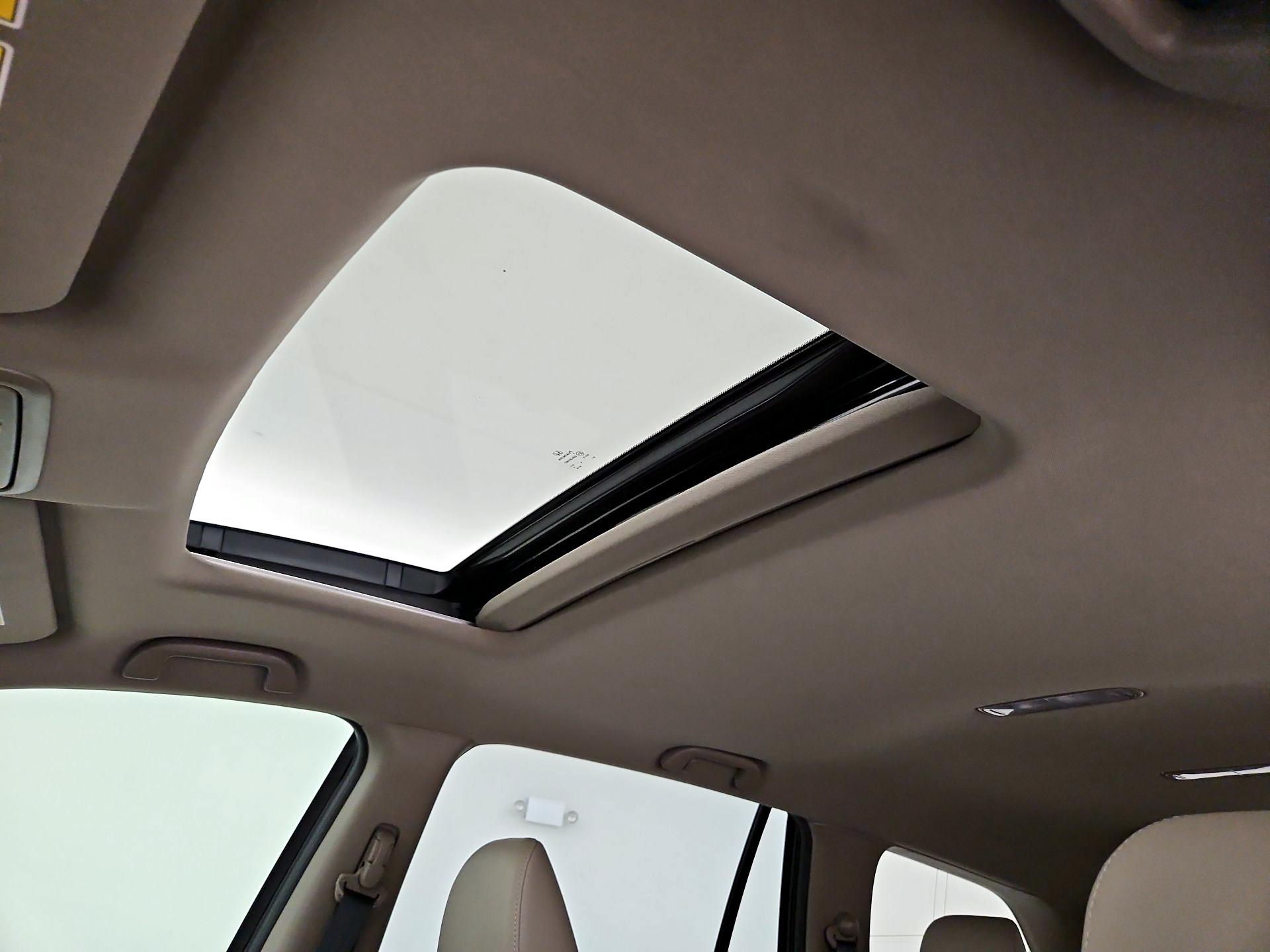 Thumbnail: 2017 Honda Pilot - 18