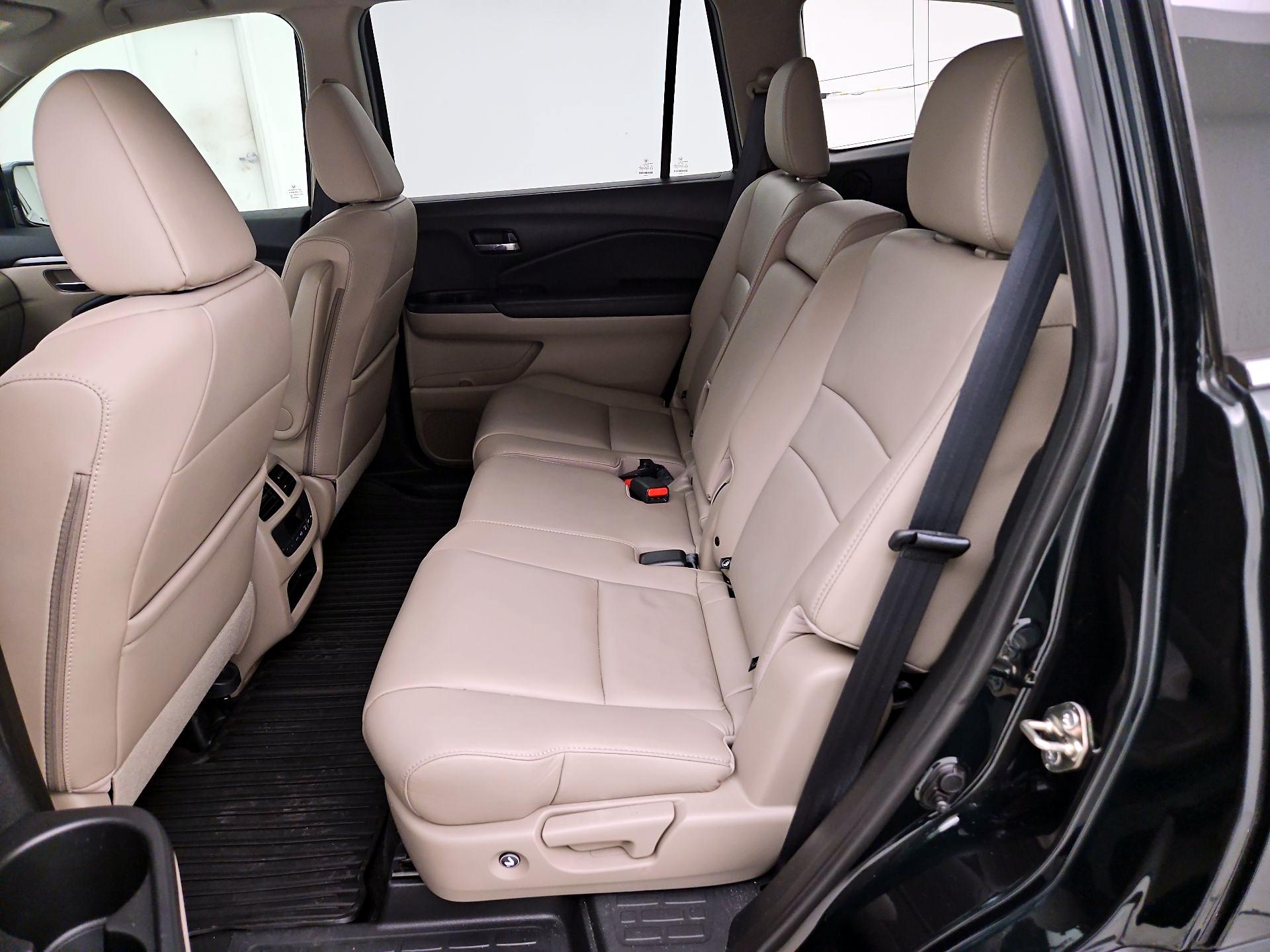 Thumbnail: 2017 Honda Pilot - 19