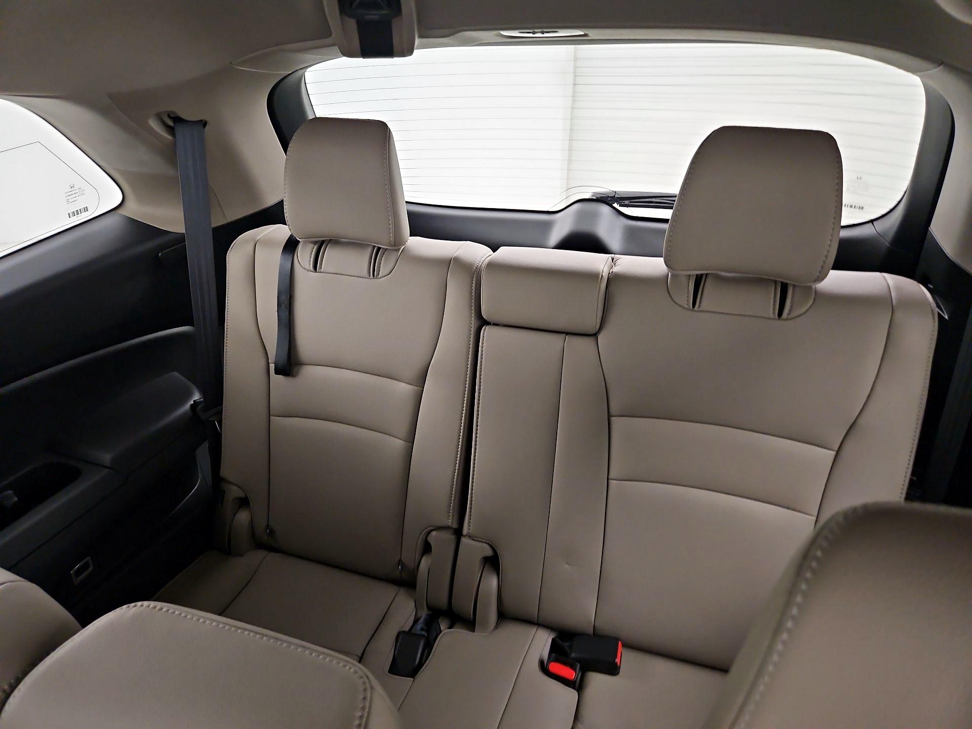 Thumbnail: 2017 Honda Pilot - 20