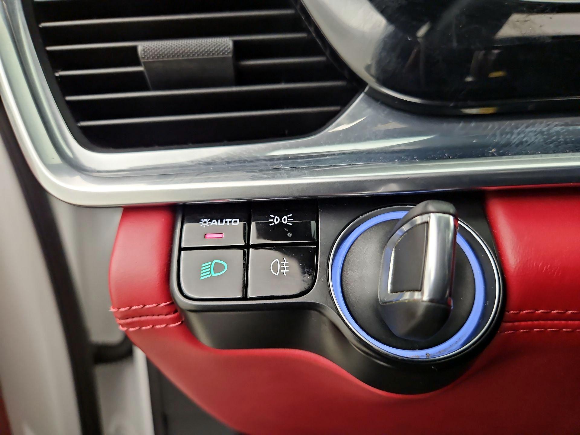 Thumbnail: 2018 Porsche Panamera - 13