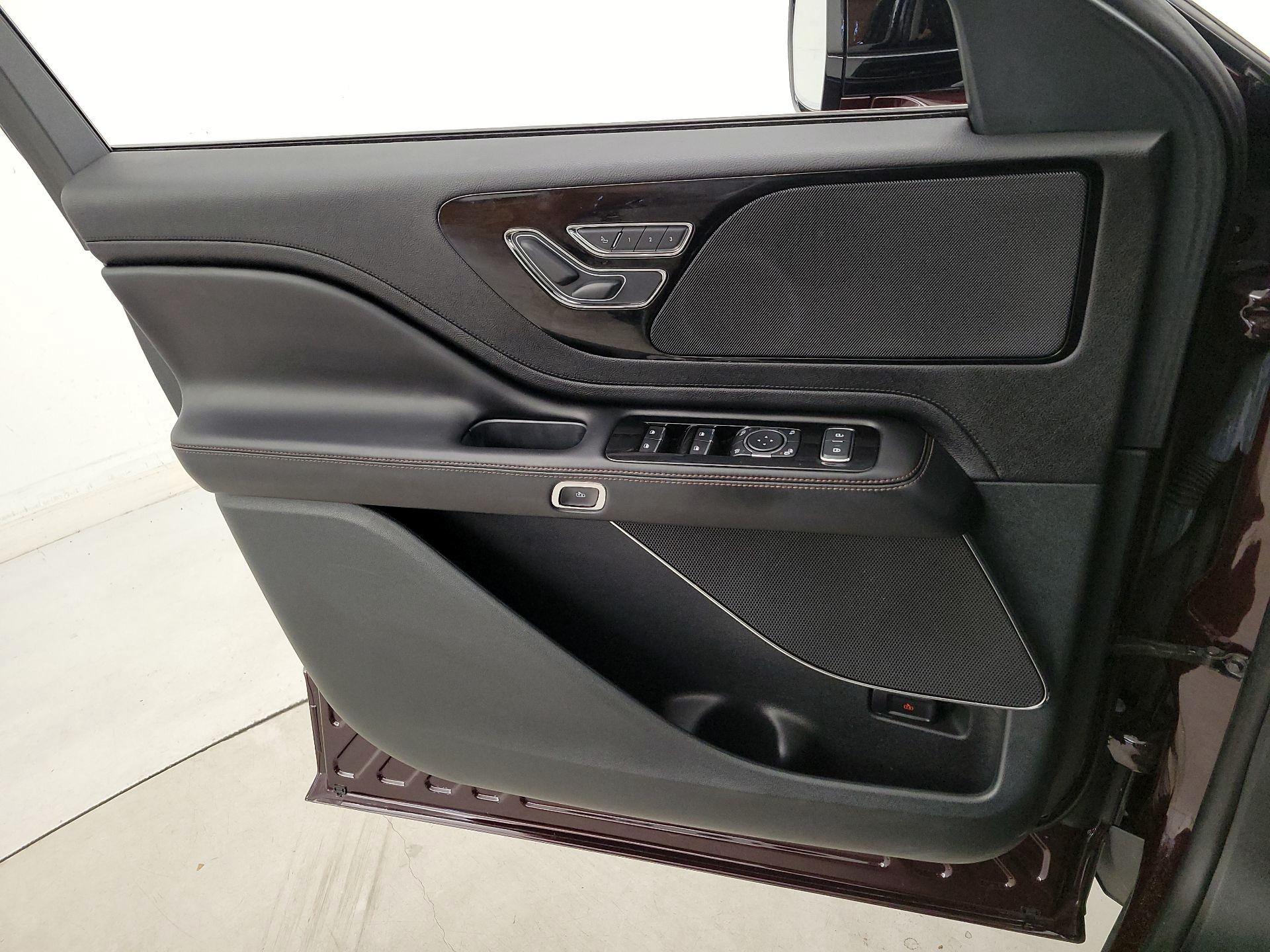 Thumbnail: 2024 Lincoln Aviator - 12