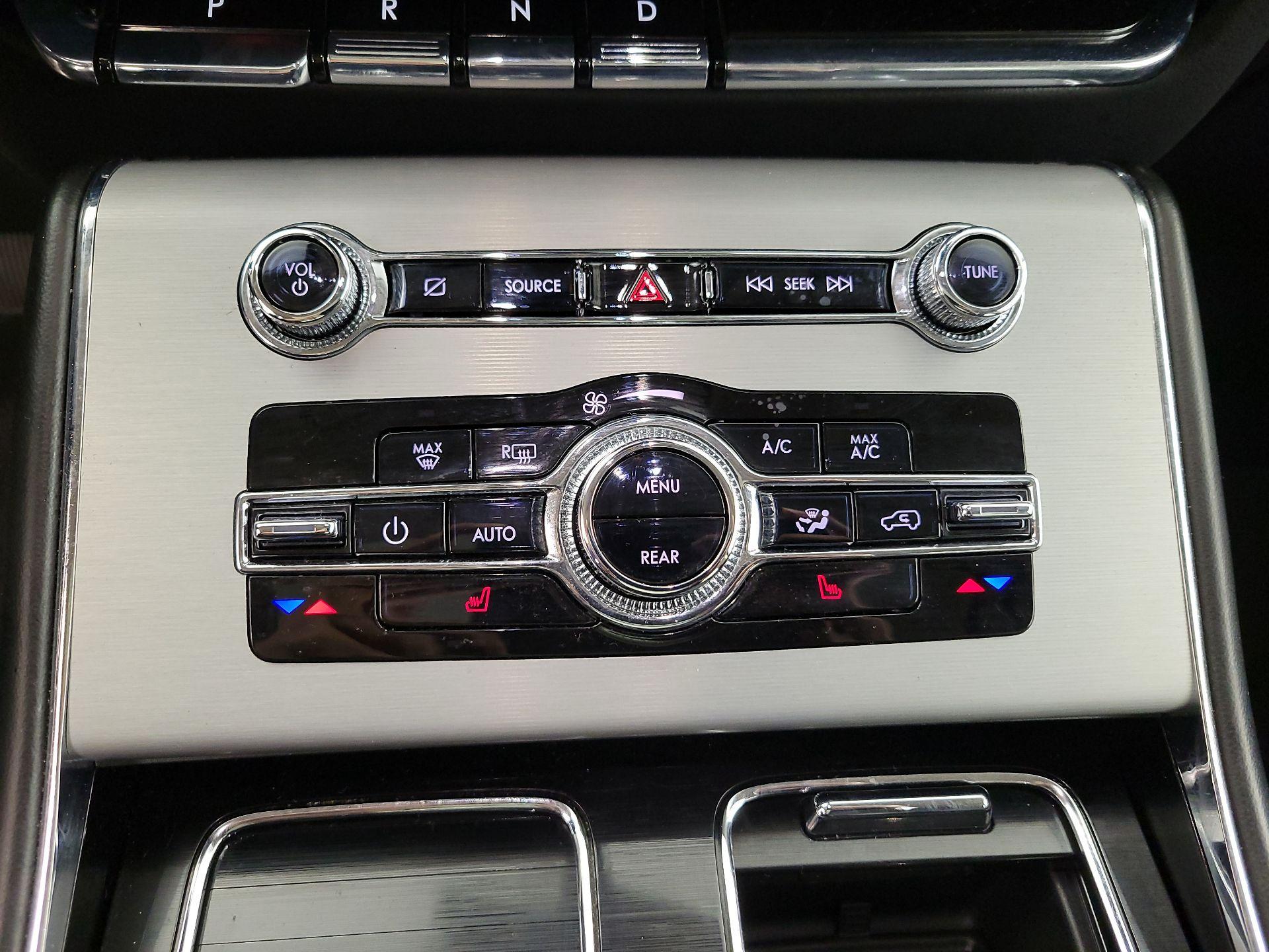 Thumbnail: 2024 Lincoln Aviator - 16