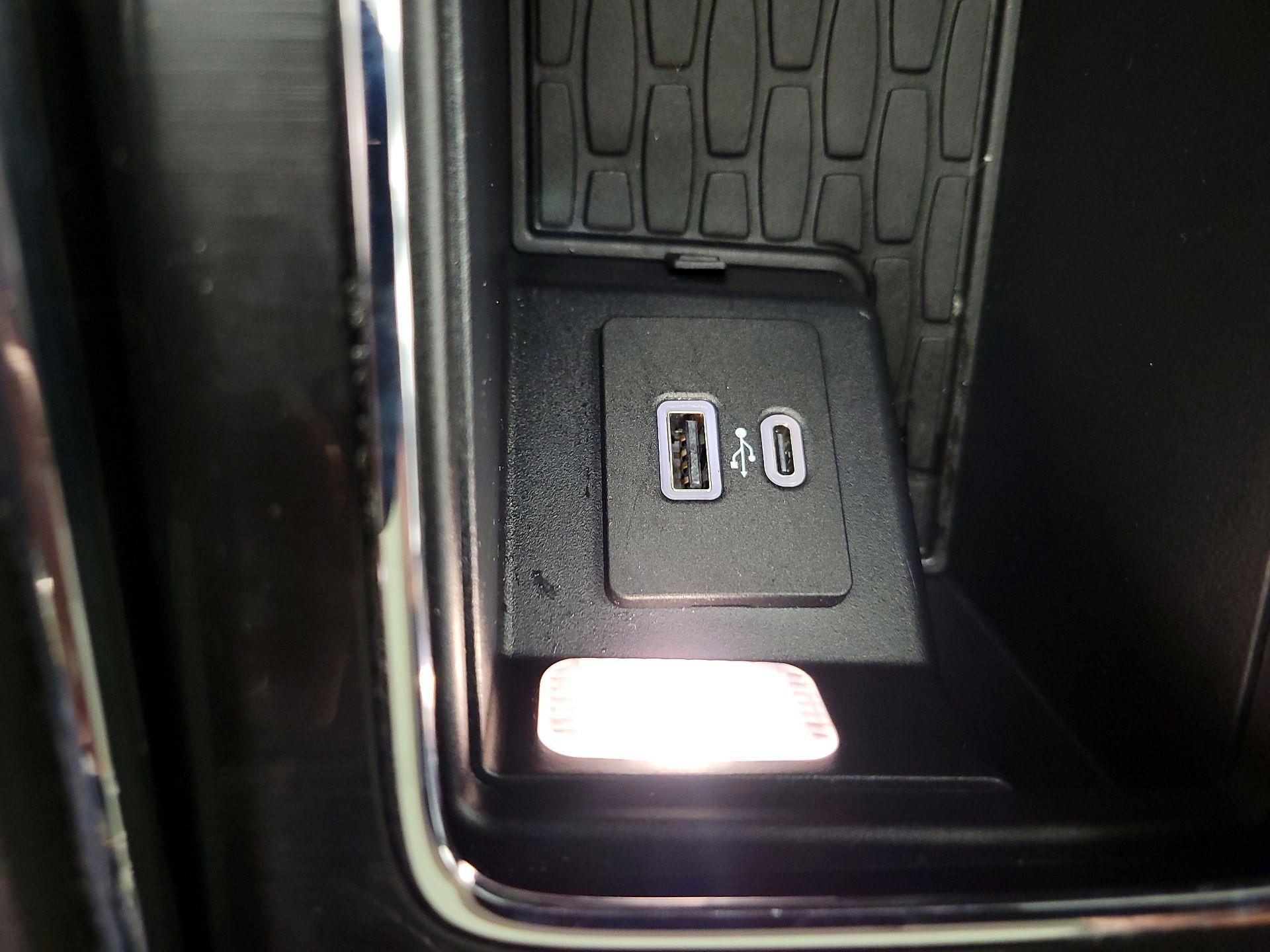 Thumbnail: 2024 Lincoln Aviator - 18