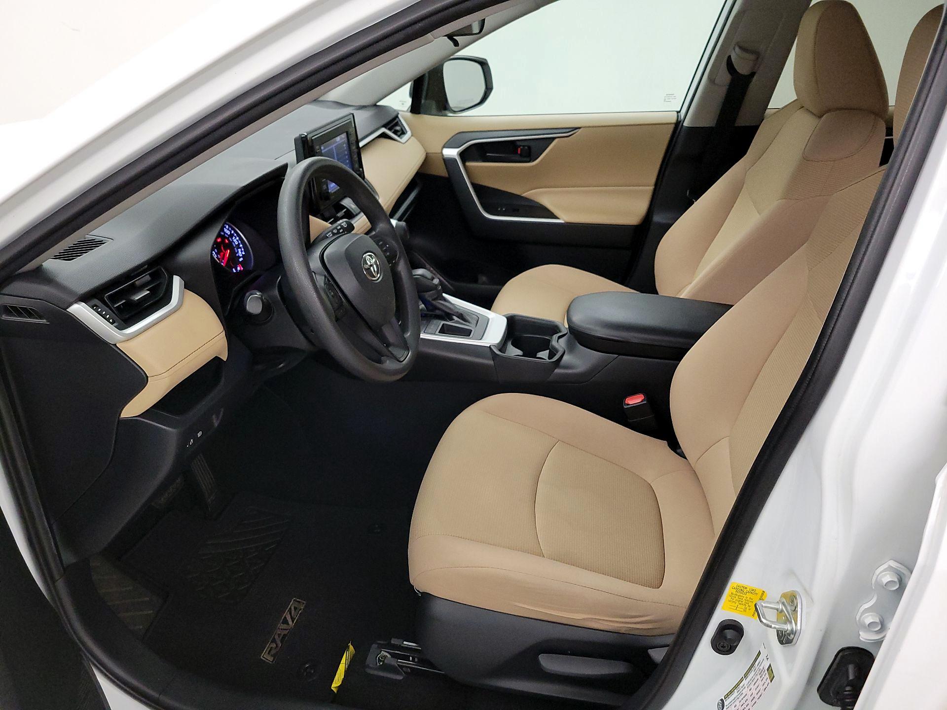 Thumbnail: 2020 Toyota RAV4 - 11