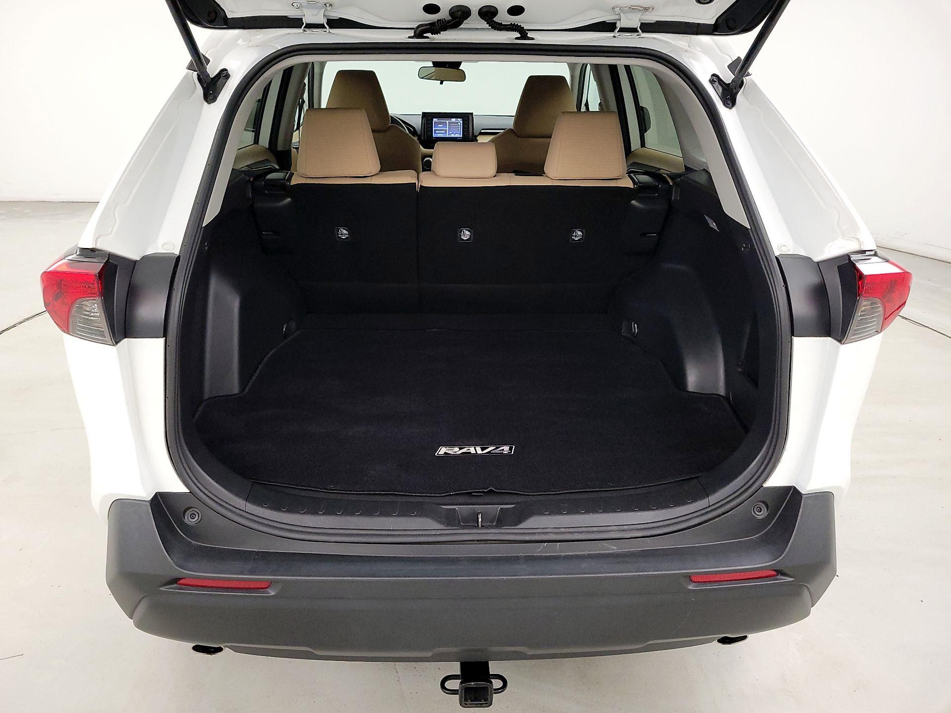 Thumbnail: 2020 Toyota RAV4 - 20