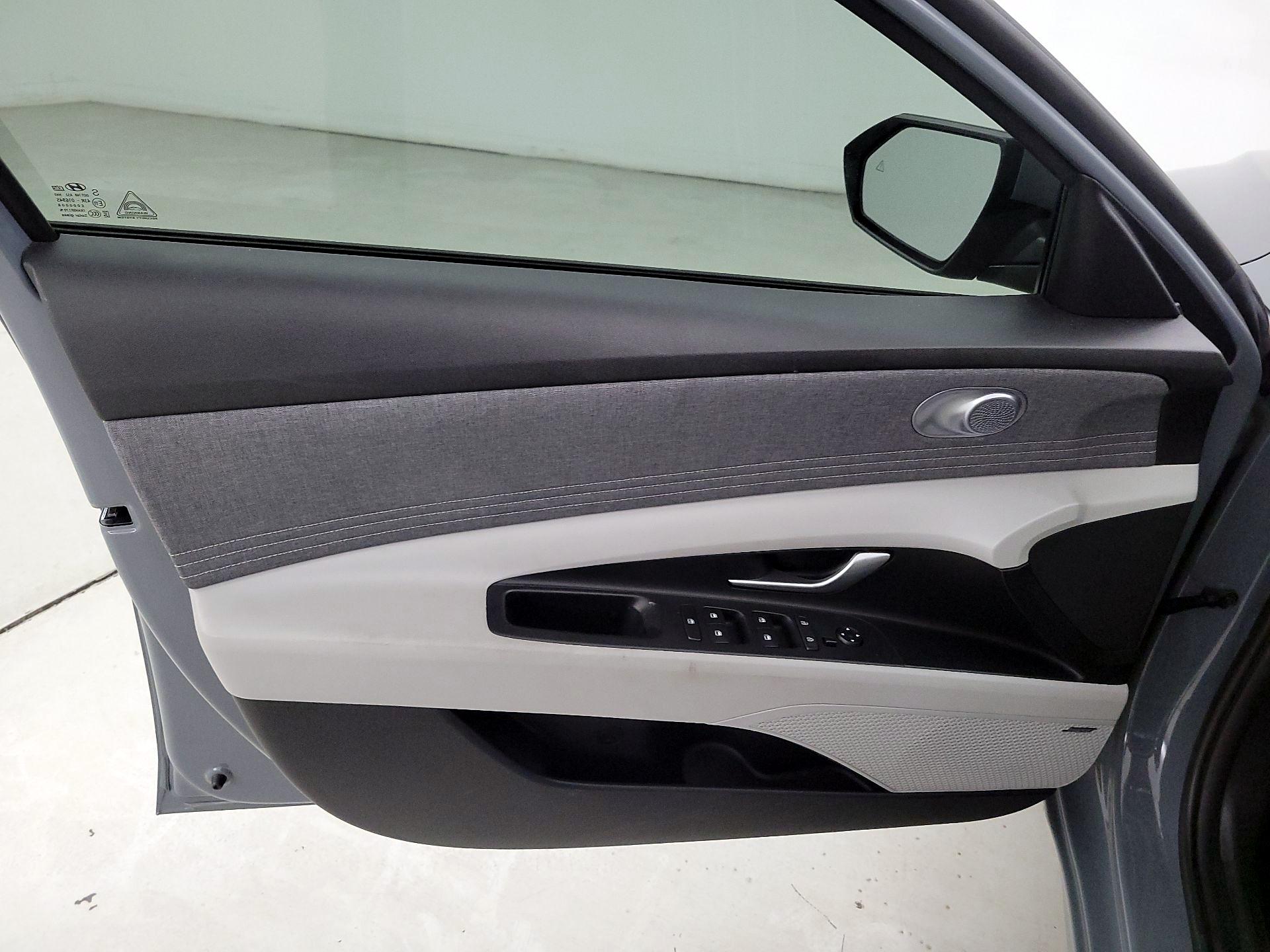 Thumbnail: 2021 Hyundai Elantra - 12