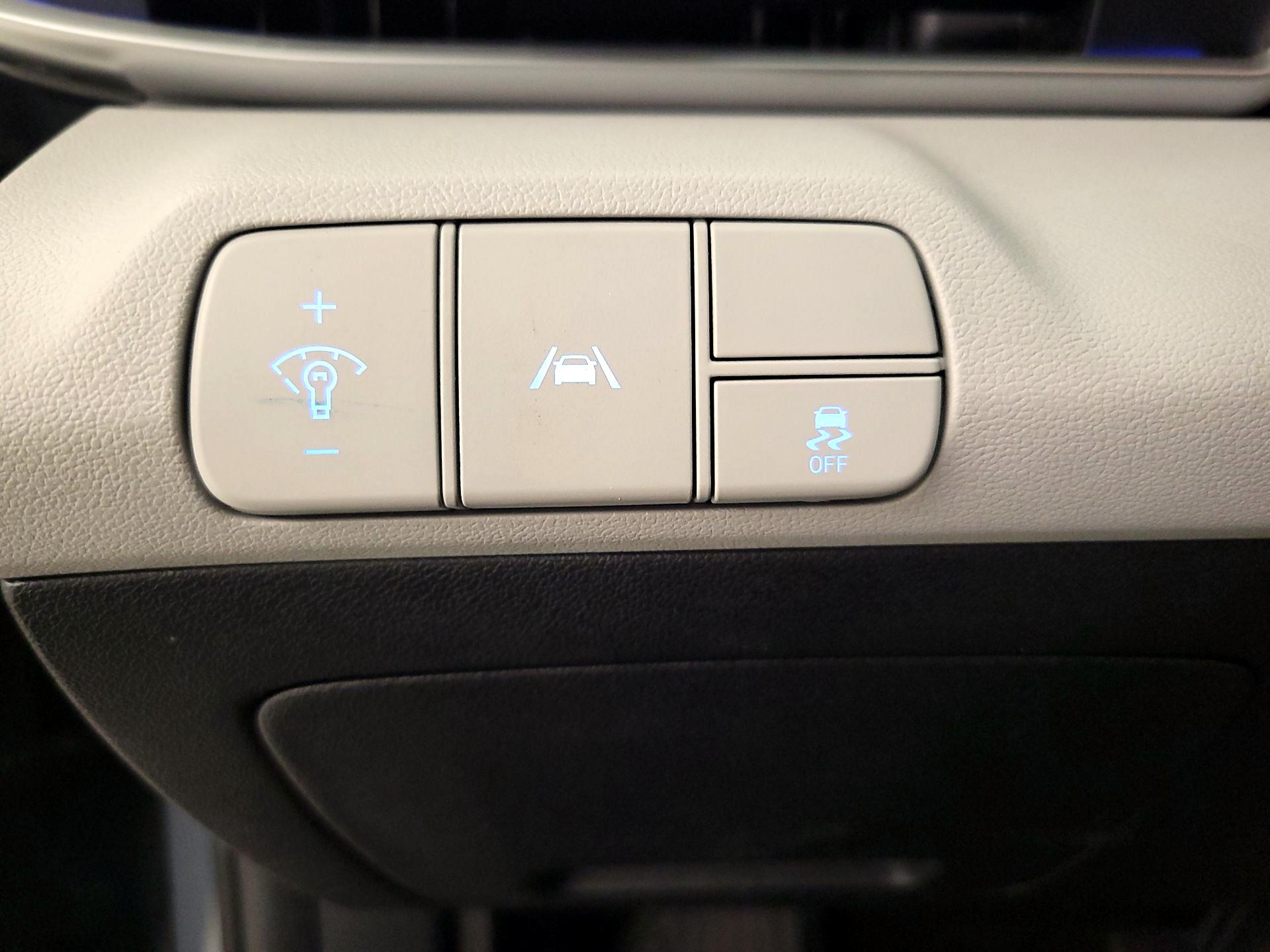 Thumbnail: 2021 Hyundai Elantra - 13