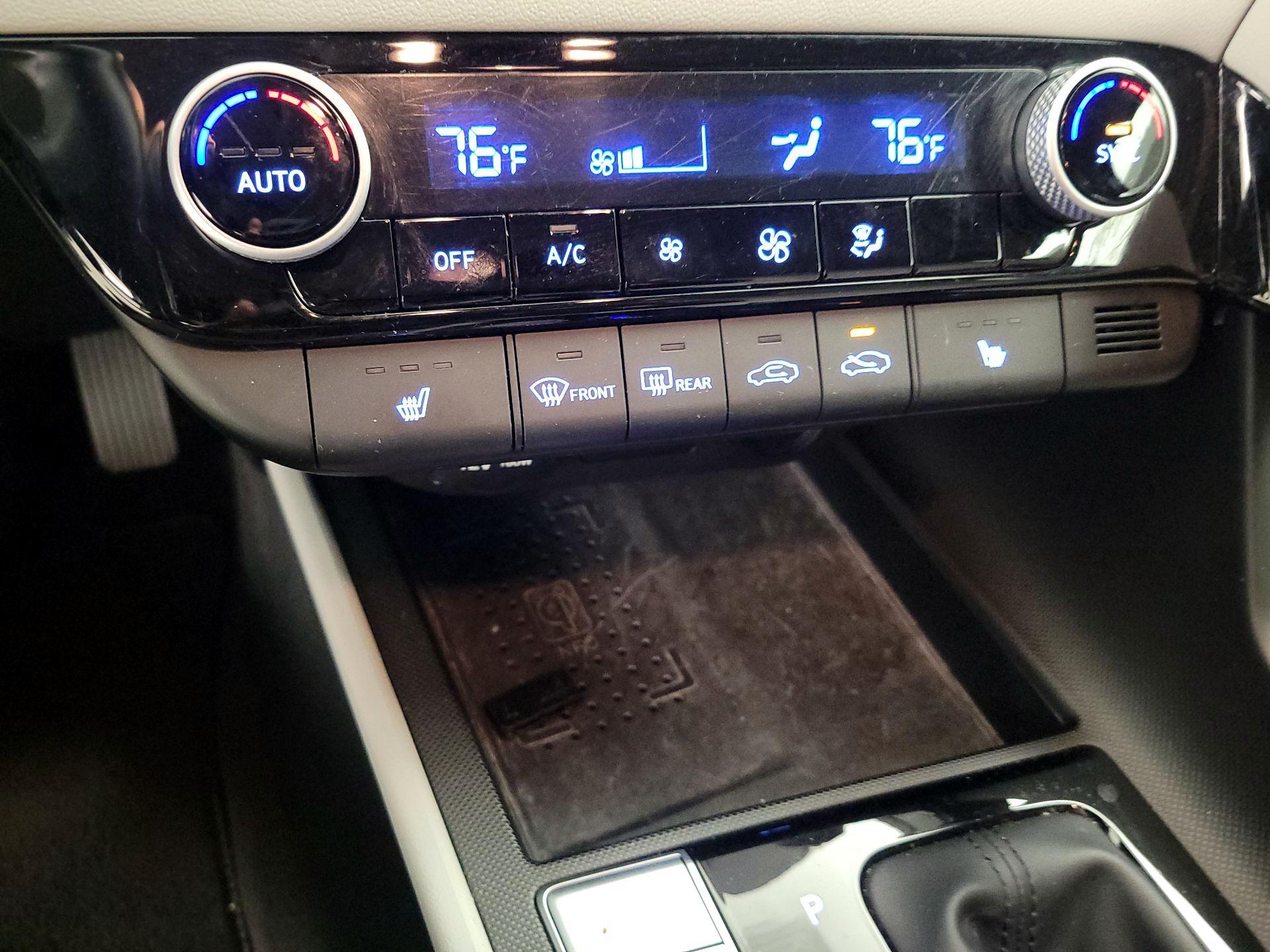 Thumbnail: 2021 Hyundai Elantra - 17