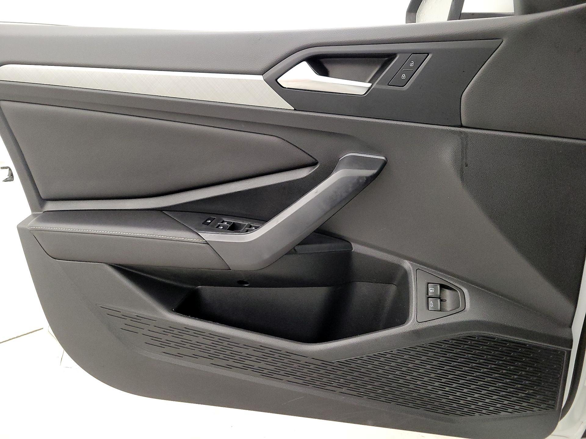 Thumbnail: 2022 Volkswagen Jetta - 12