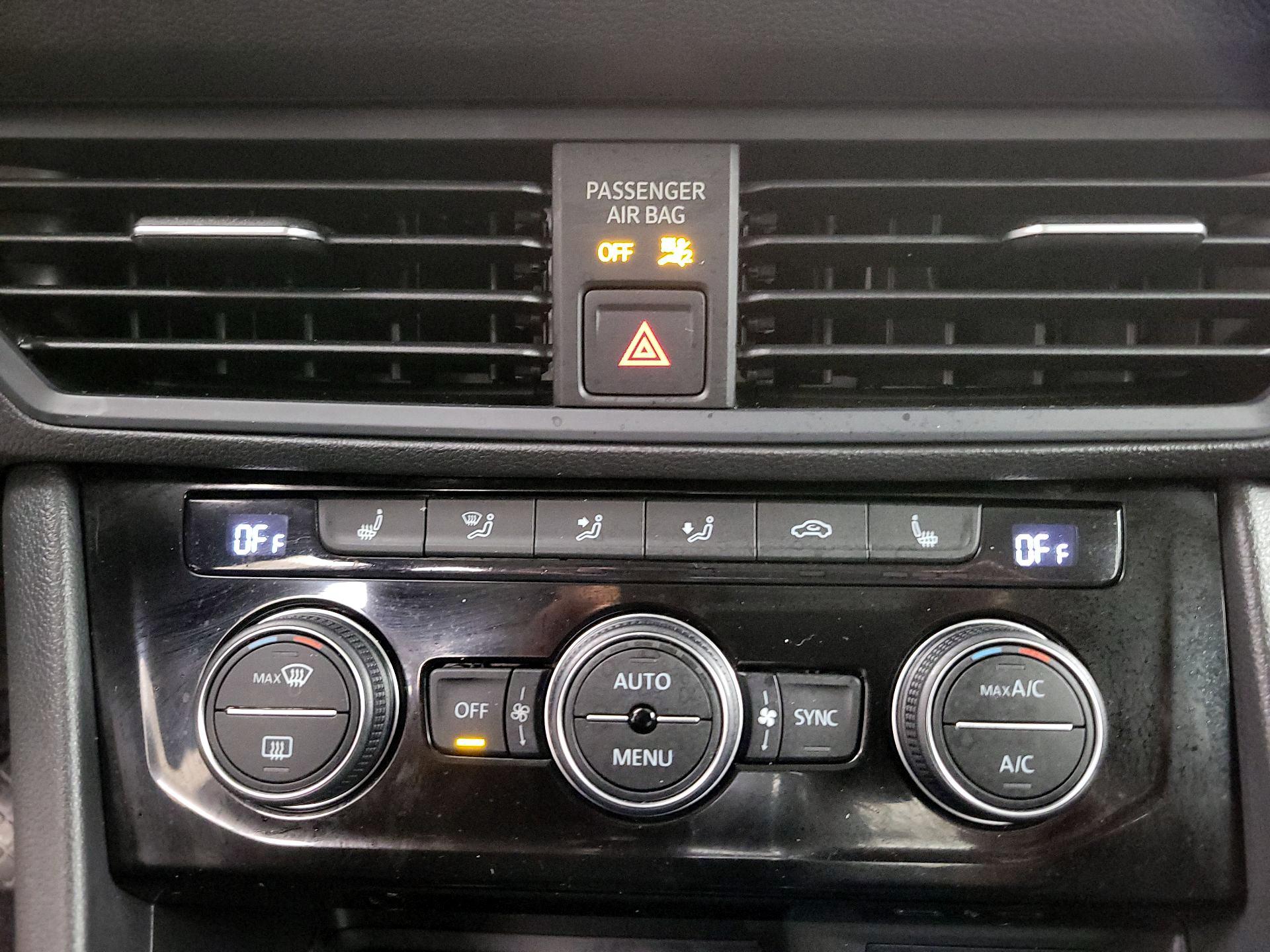 Thumbnail: 2022 Volkswagen Jetta - 16