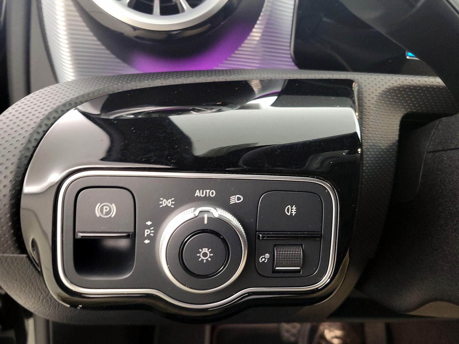 Thumbnail: 2022 Mercedes-Benz A-Class - 13