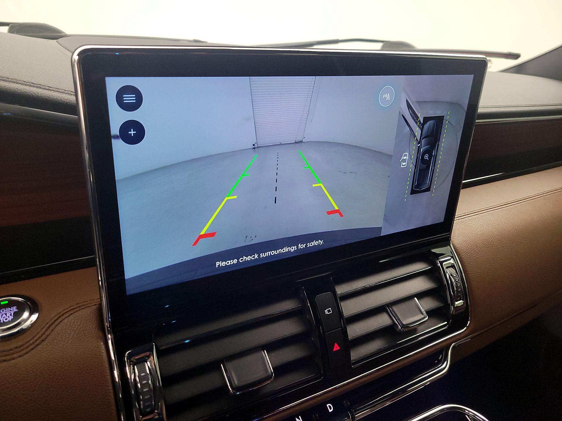 Thumbnail: 2022 Lincoln Navigator - 15