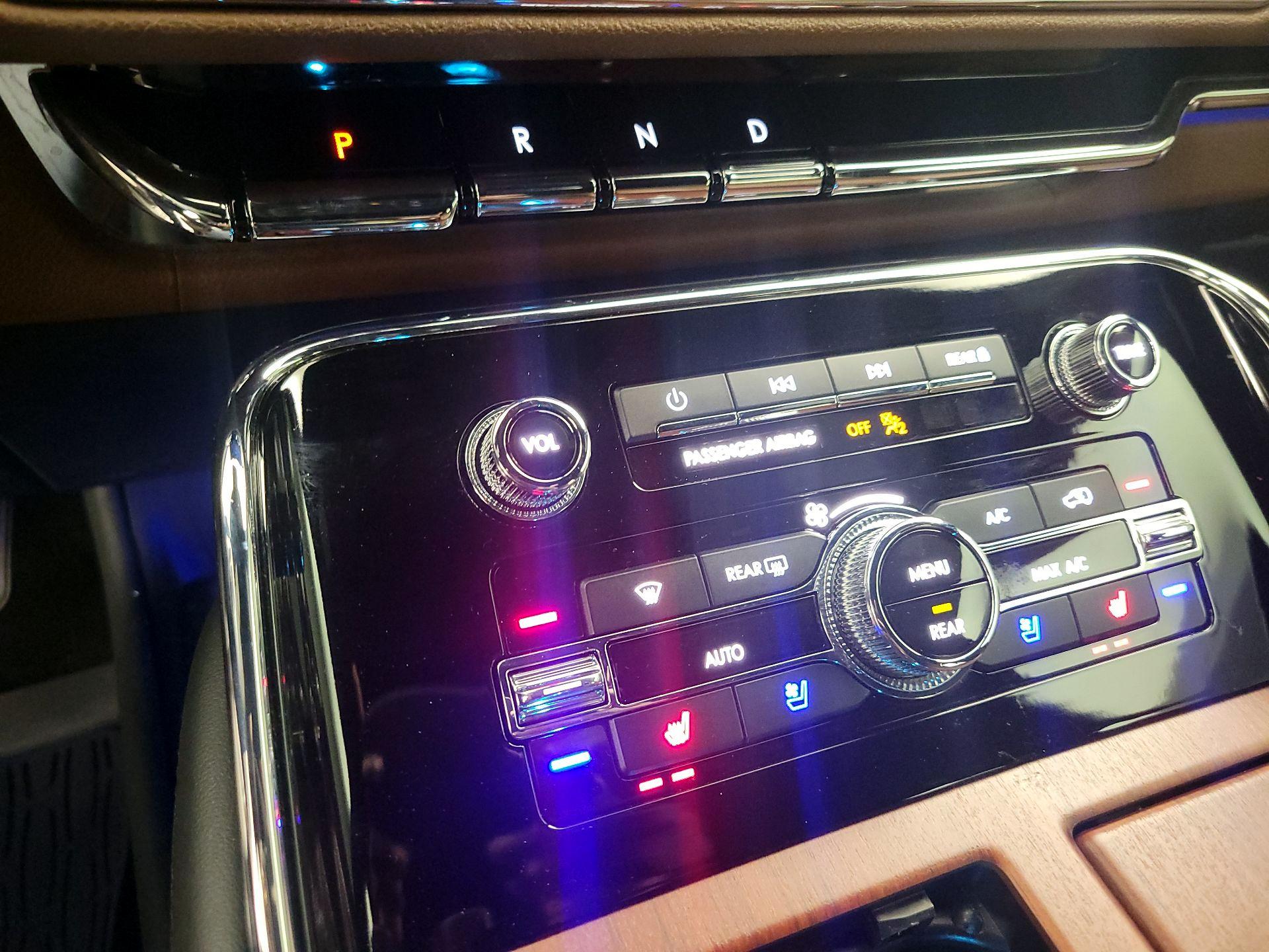 Thumbnail: 2022 Lincoln Navigator - 18