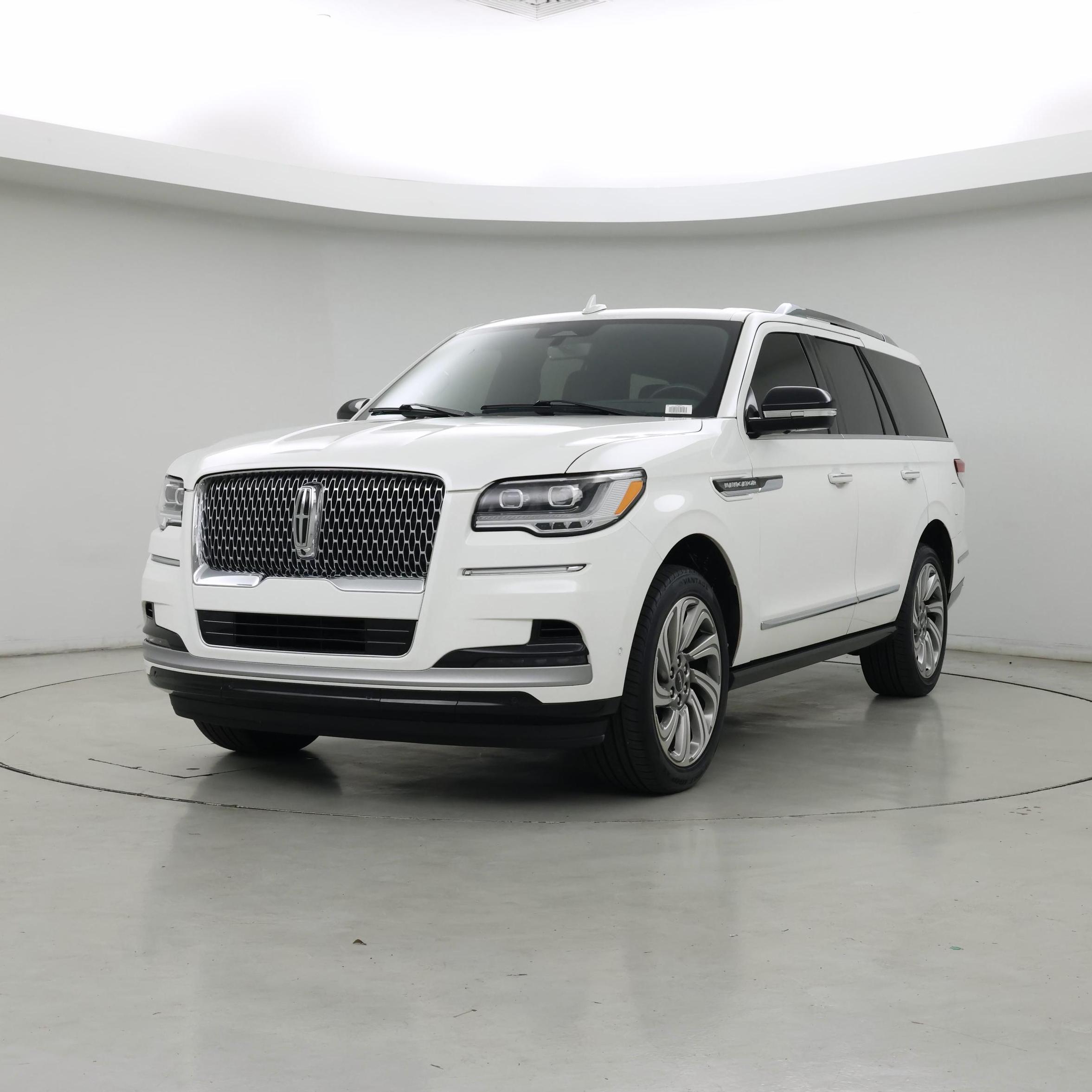 Thumbnail: 2022 Lincoln Navigator - 4