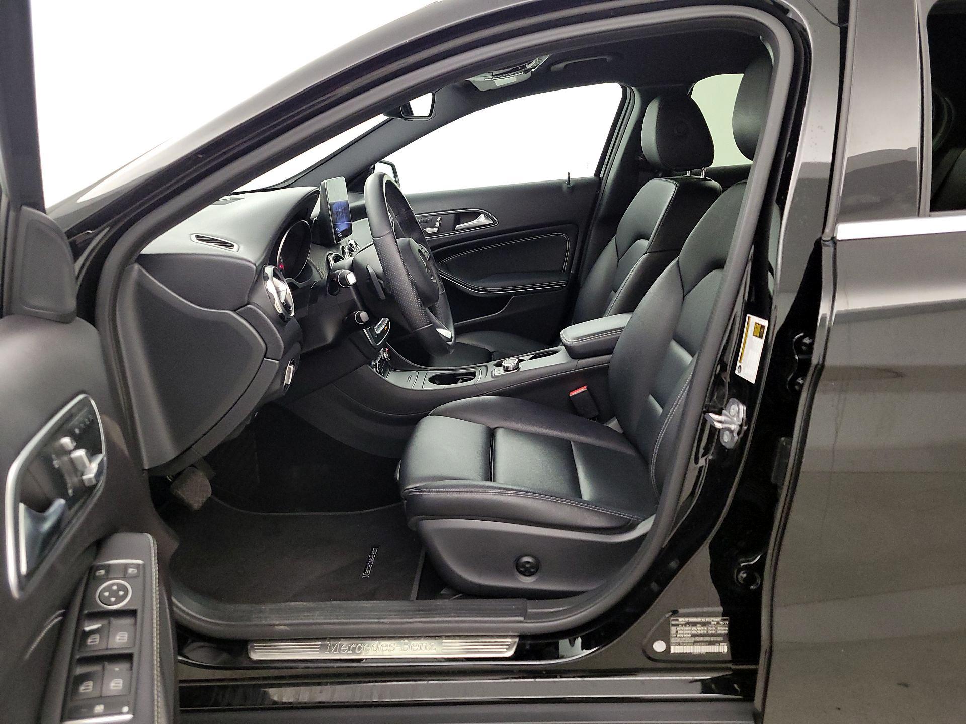 Thumbnail: 2020 Mercedes-Benz GLA - 11