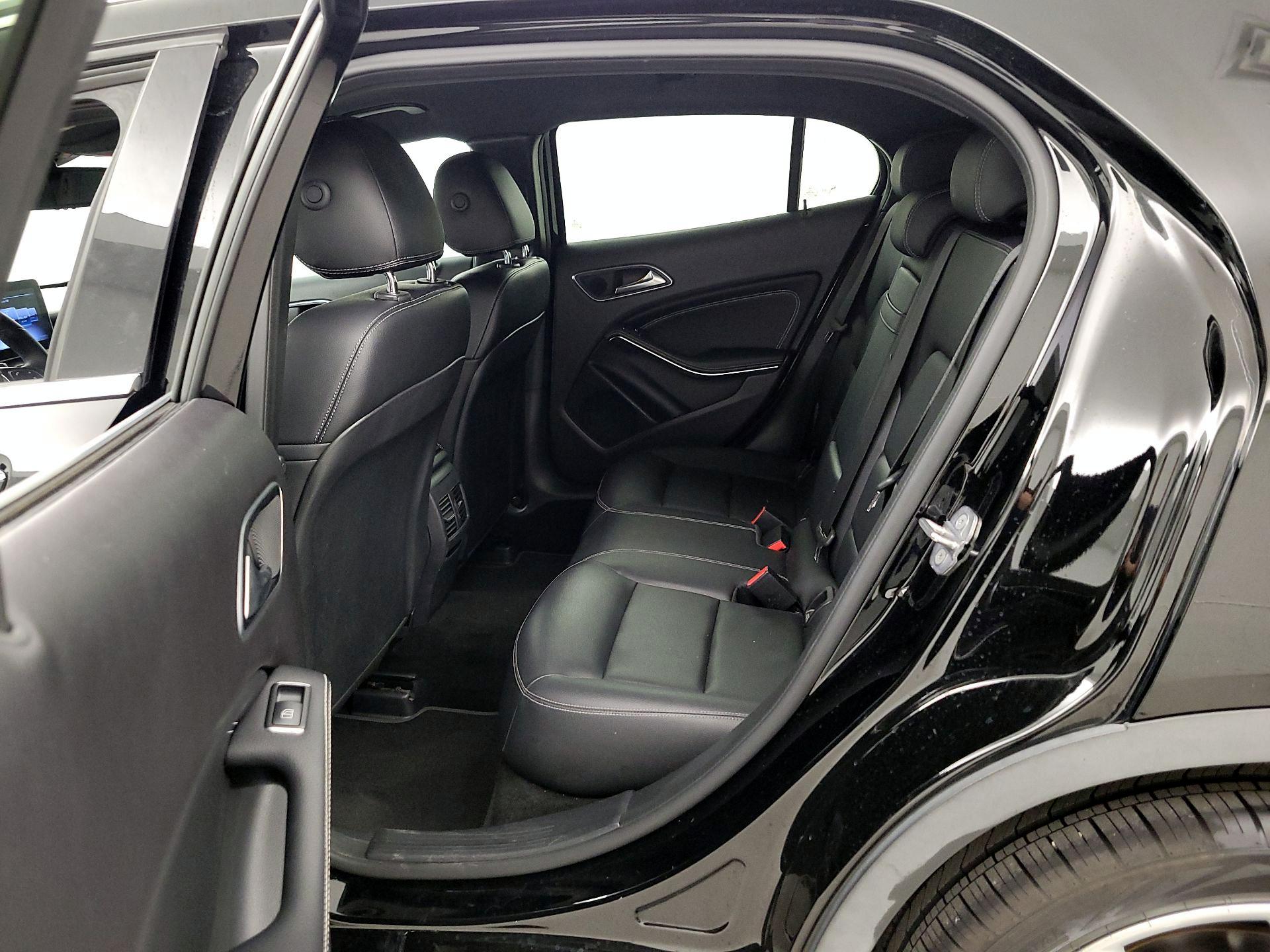 Thumbnail: 2020 Mercedes-Benz GLA - 19