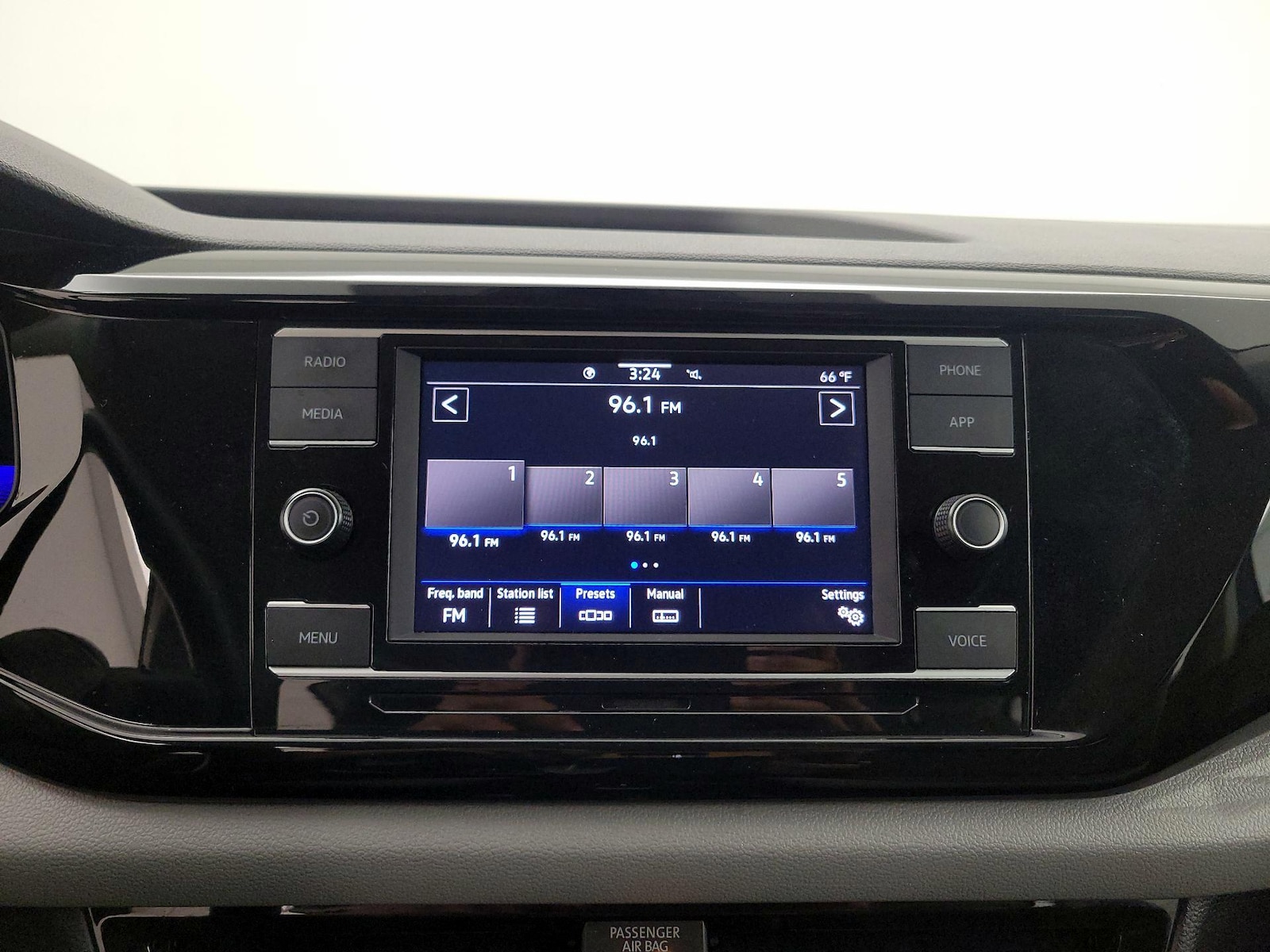 2022 Volkswagen Taos S - Photo 16