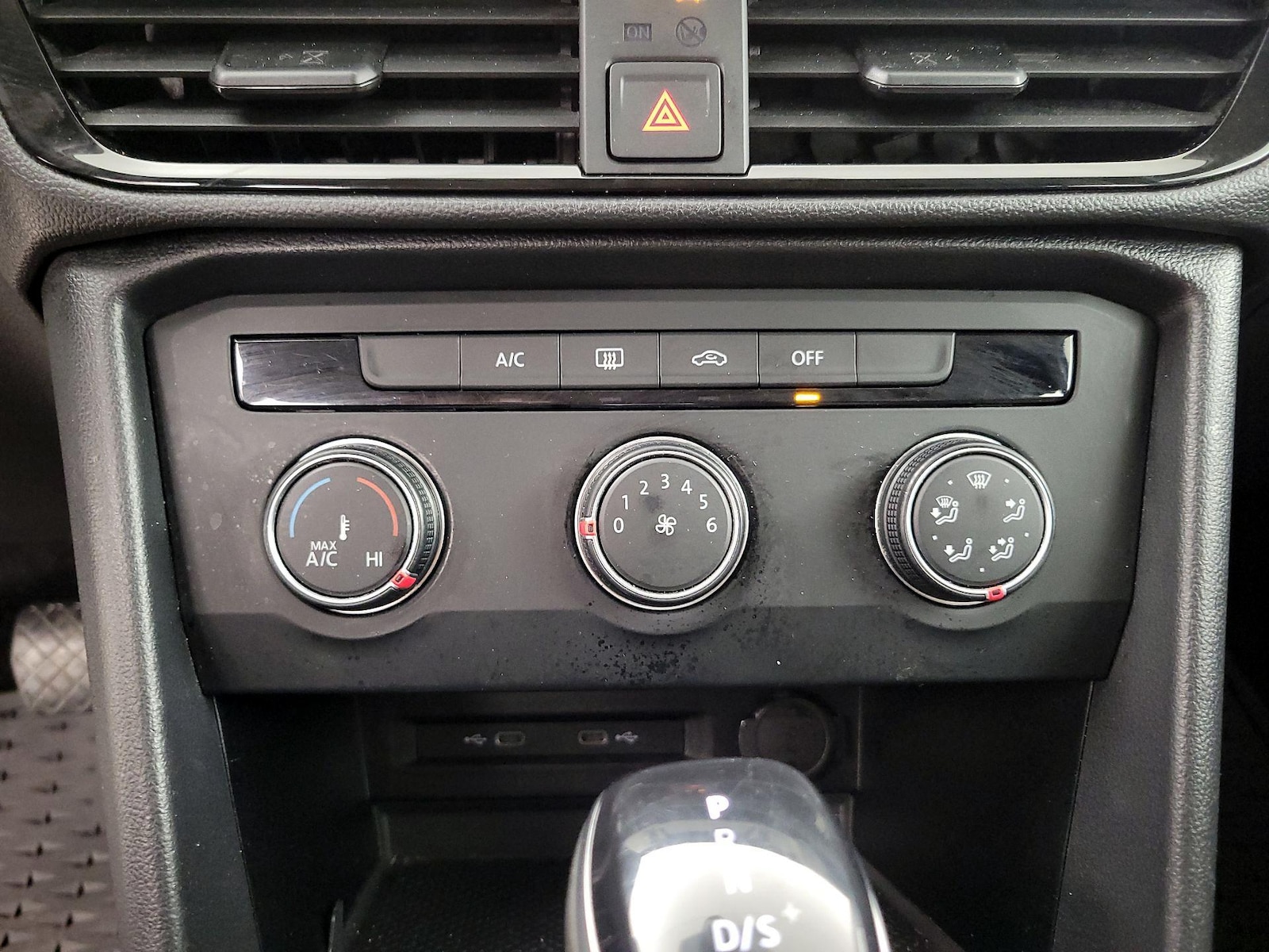 2022 Volkswagen Taos S - Photo 17