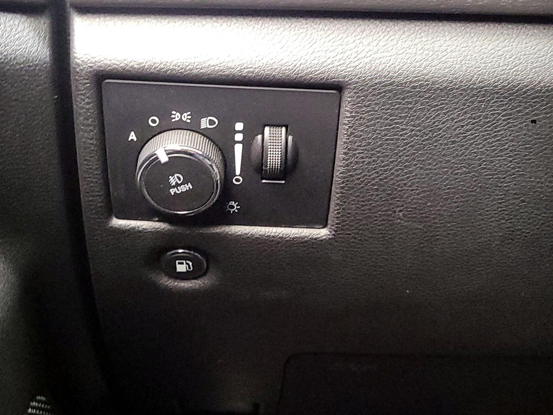 Thumbnail: 2018 Jeep Grand Cherokee - 13