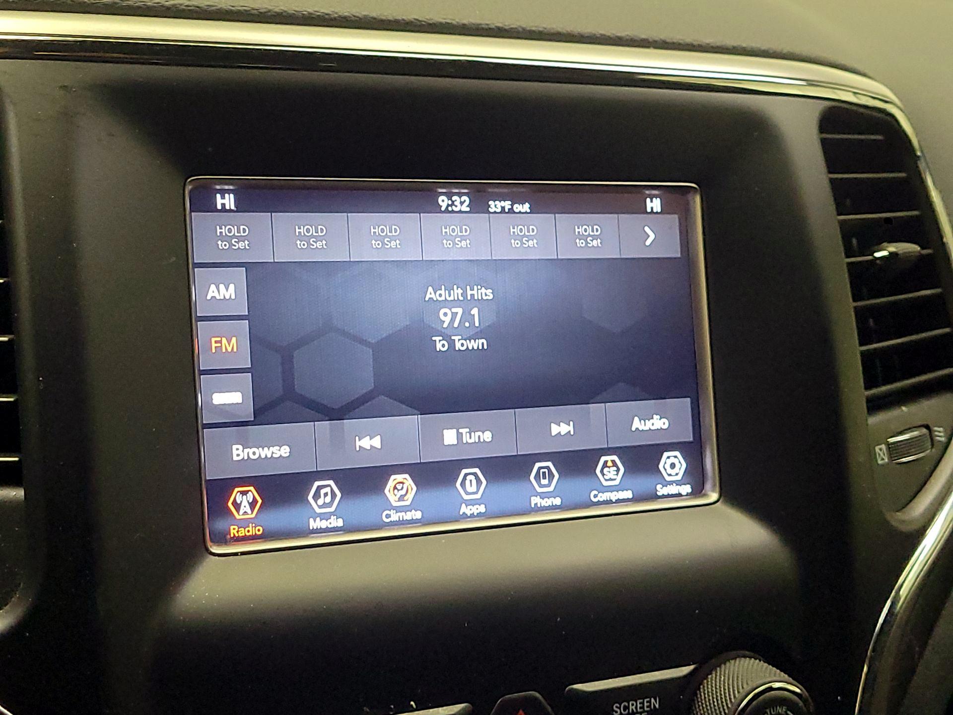 Thumbnail: 2018 Jeep Grand Cherokee - 15