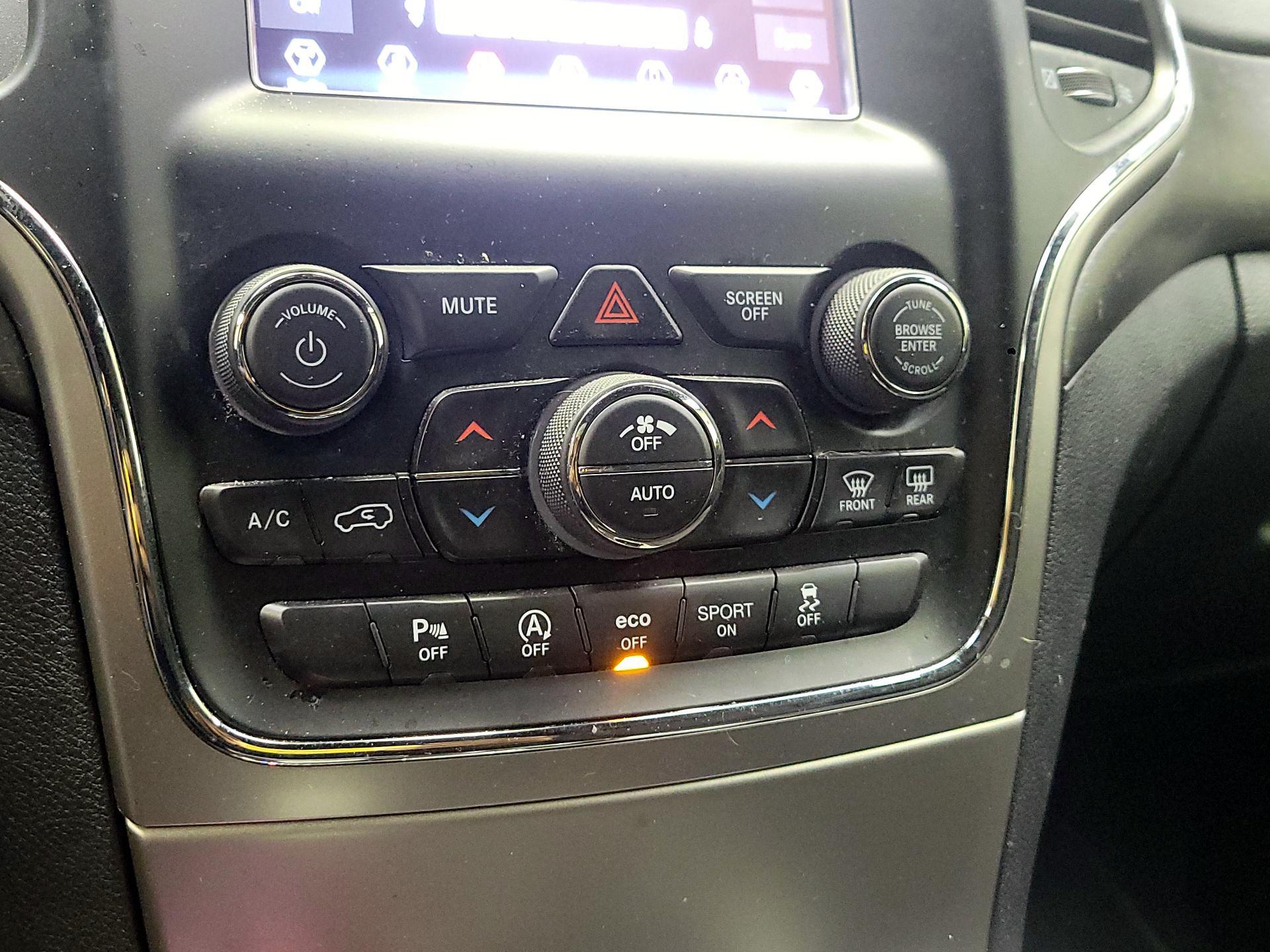 Thumbnail: 2018 Jeep Grand Cherokee - 16