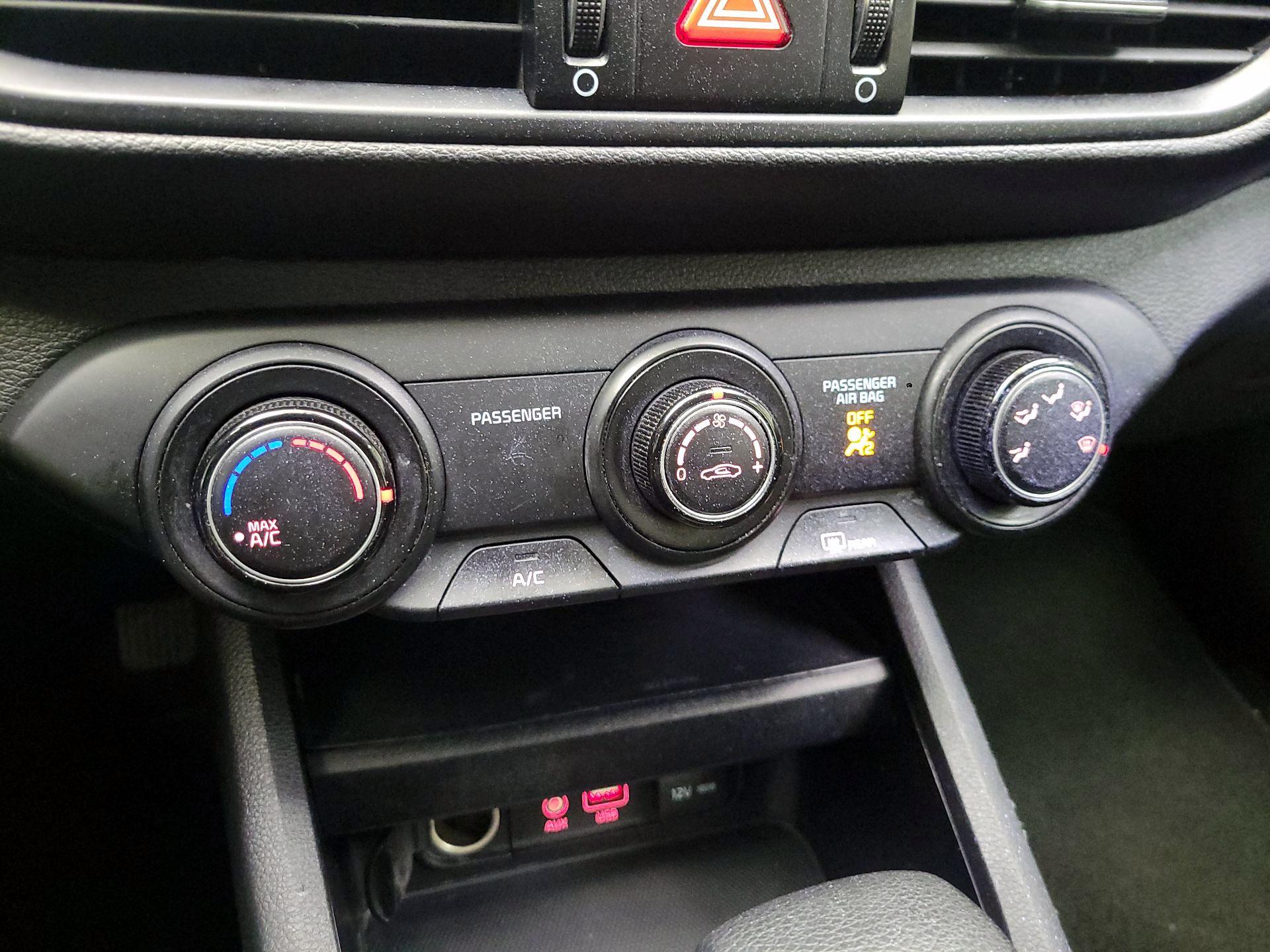 Thumbnail: 2021 Kia Forte - 16