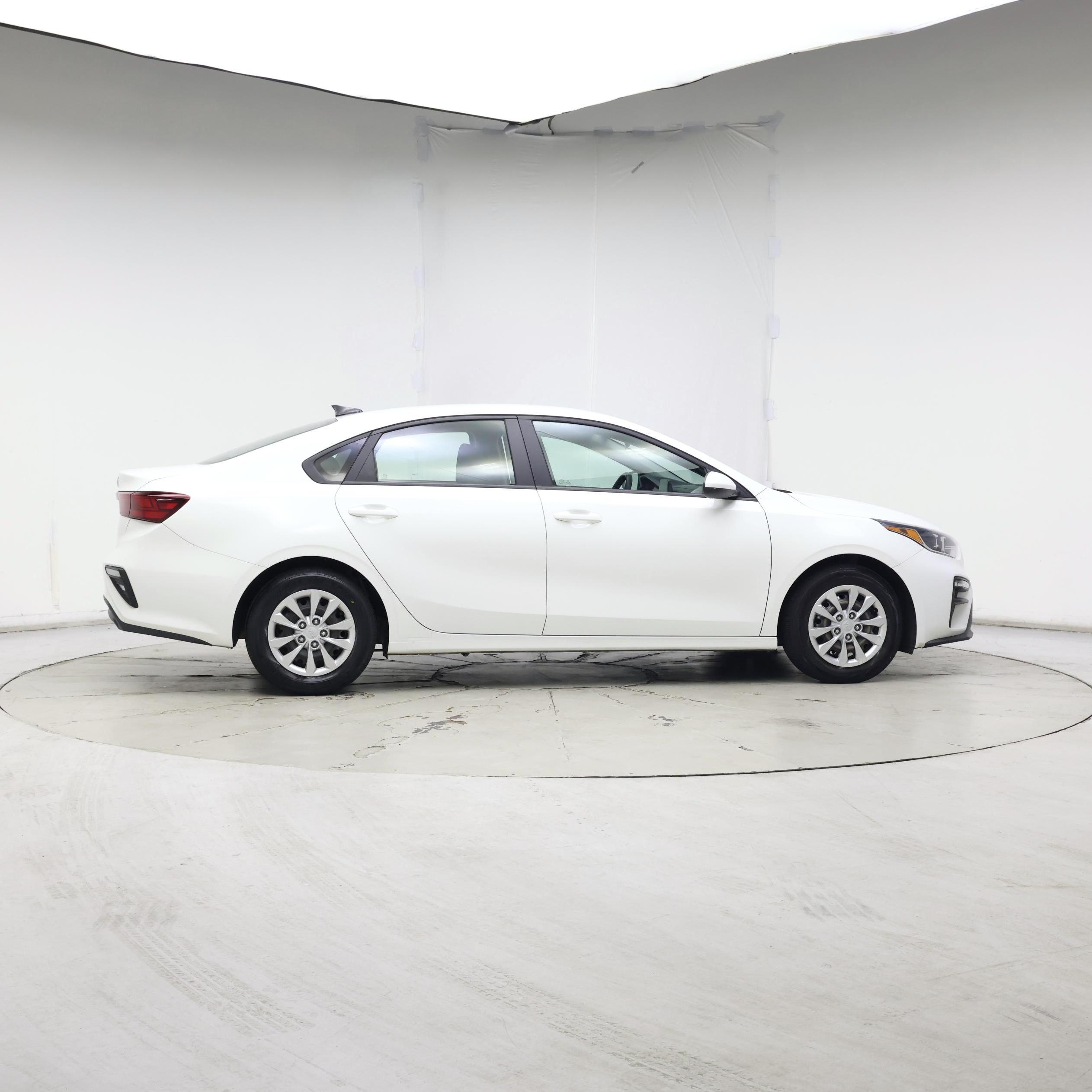 Thumbnail: 2021 Kia Forte - 7