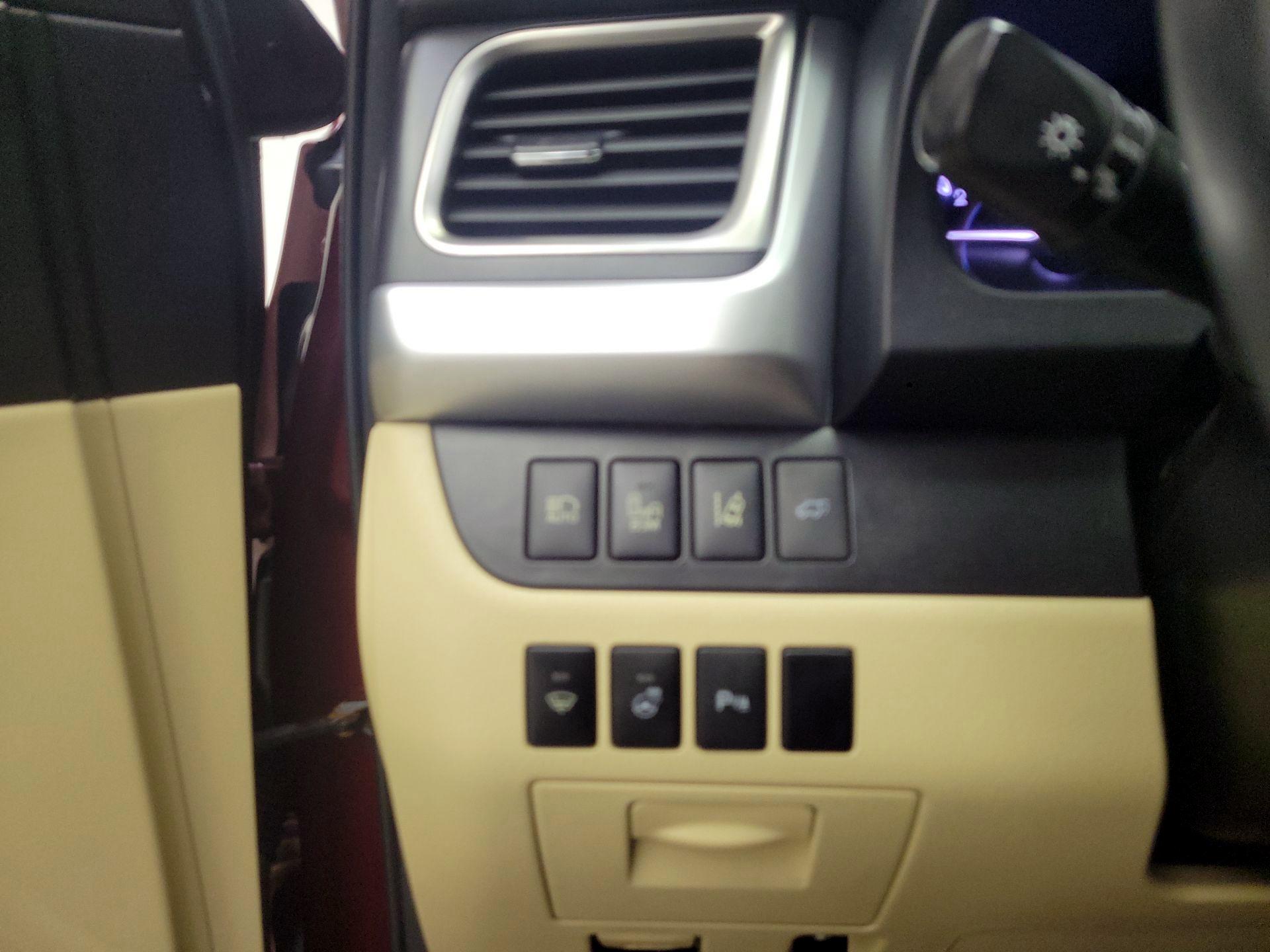 Thumbnail: 2016 Toyota Highlander - 13