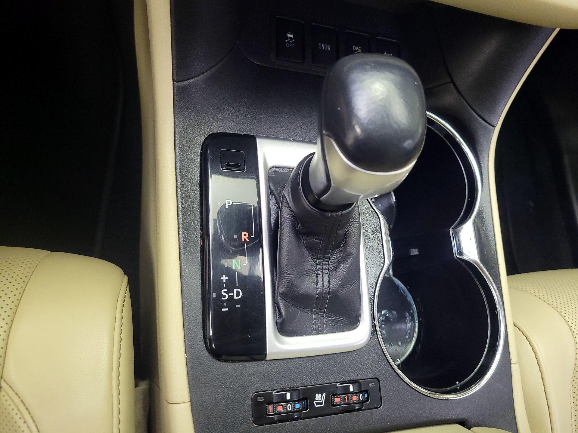 Thumbnail: 2016 Toyota Highlander - 17