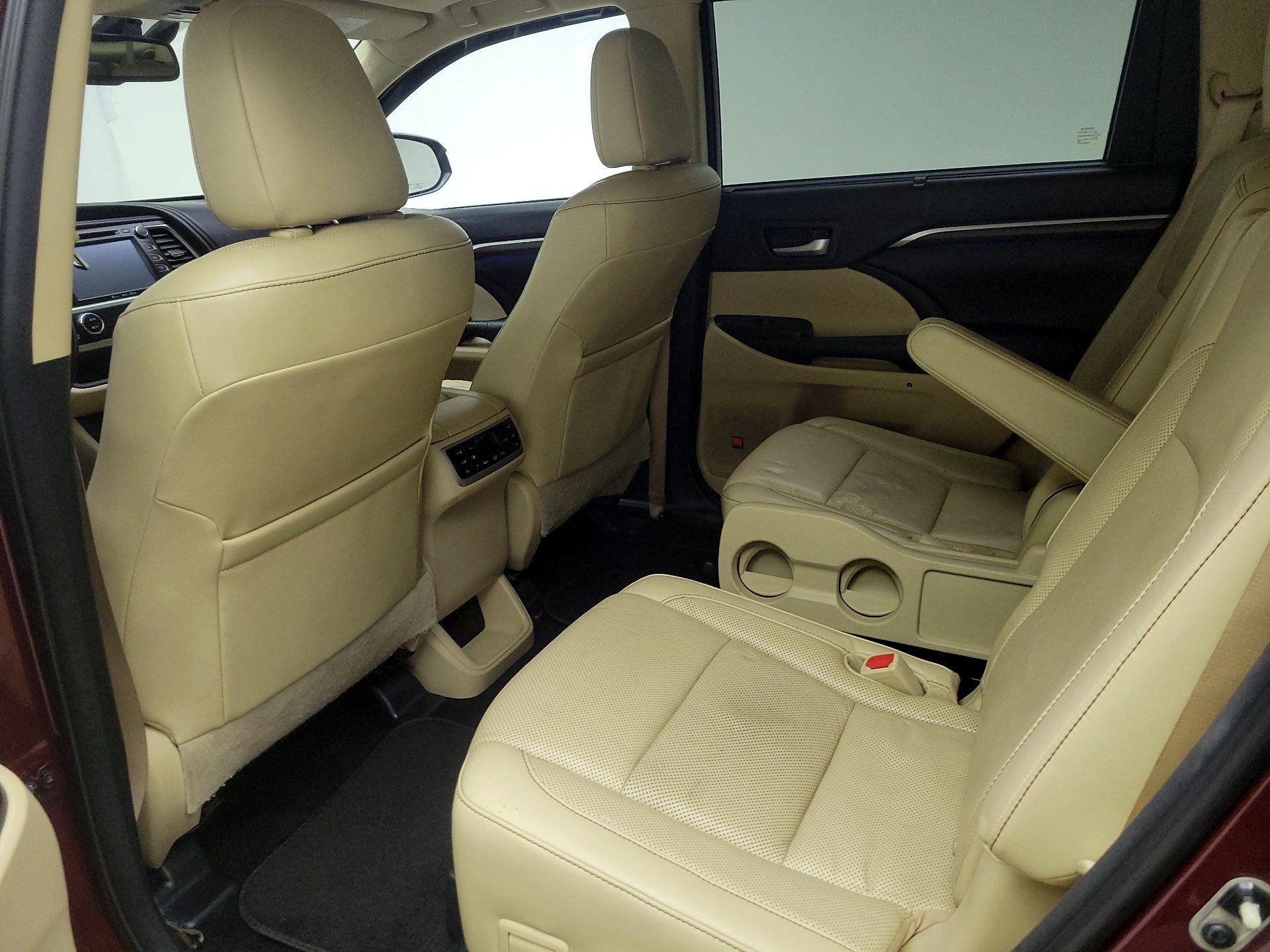 Thumbnail: 2016 Toyota Highlander - 19