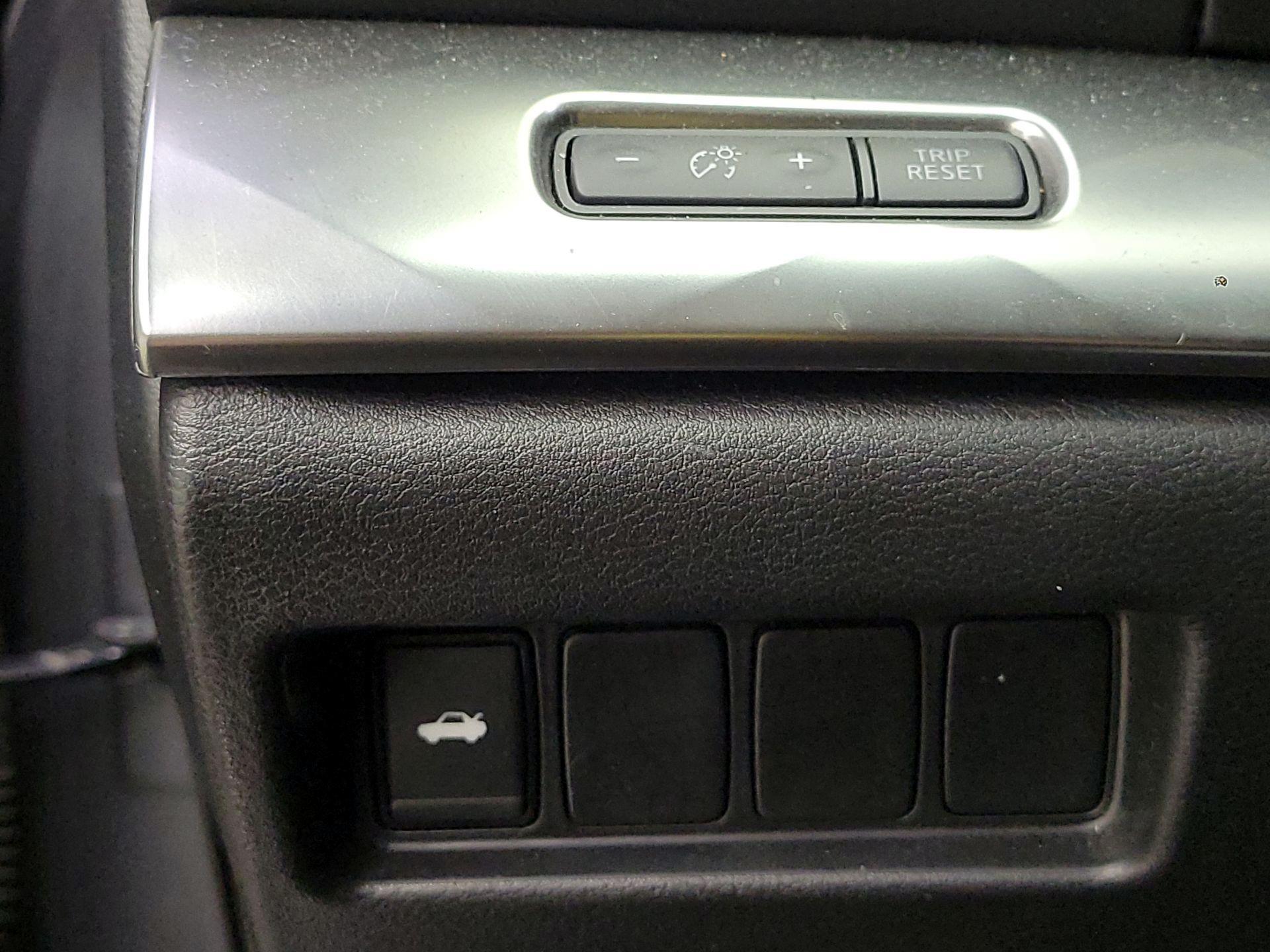 Thumbnail: 2019 Nissan Maxima - 13