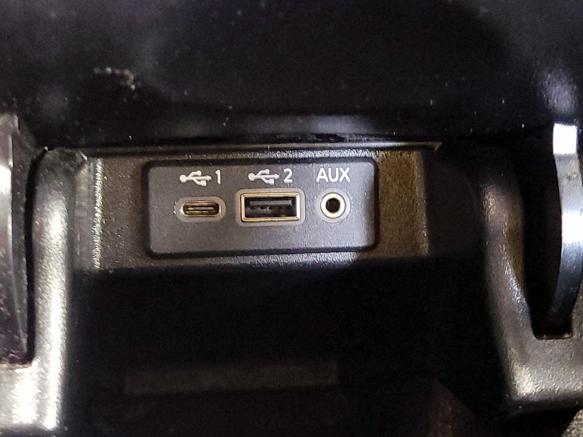 Thumbnail: 2019 Nissan Maxima - 18